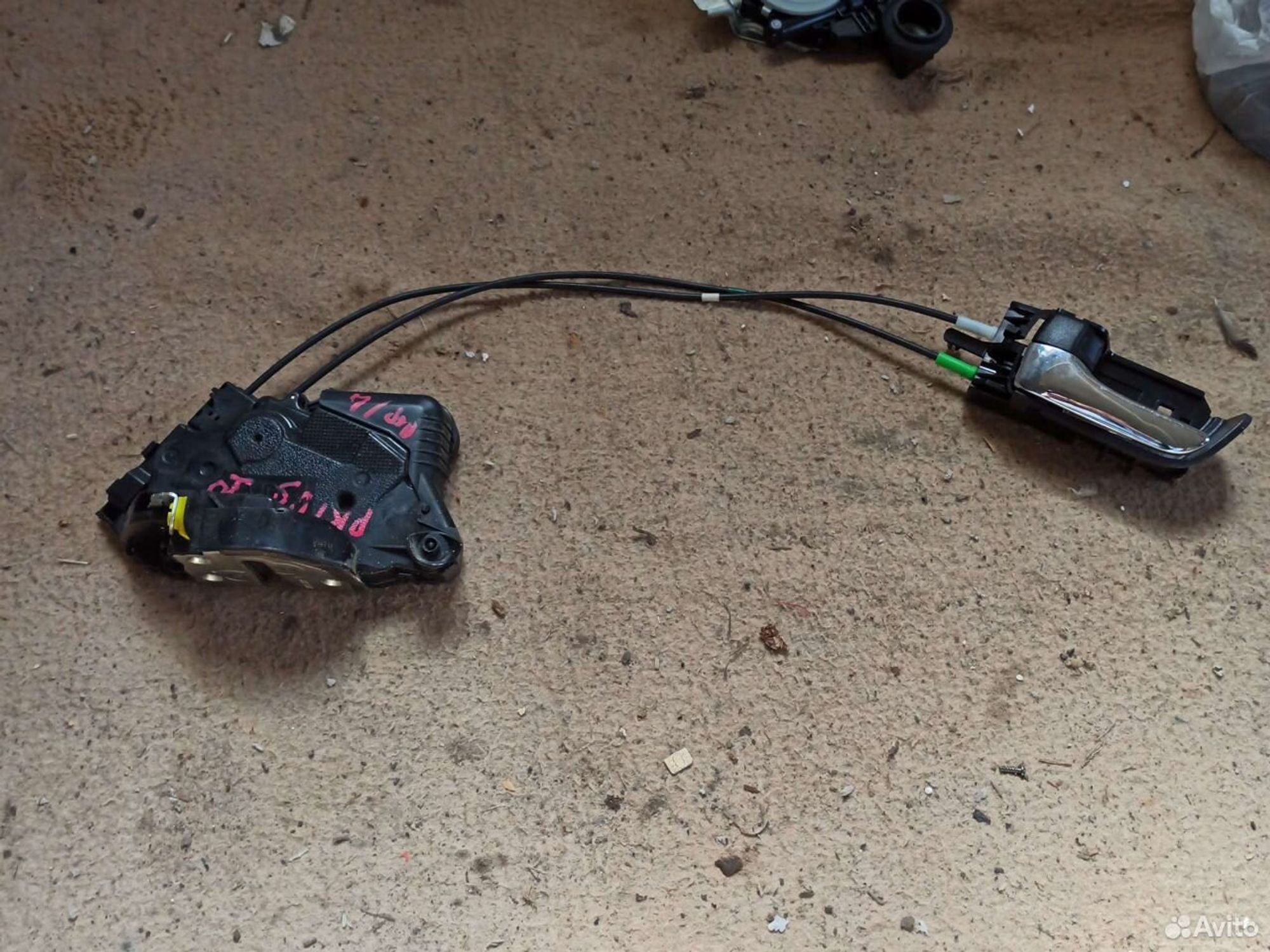 Замок двери Toyota Prius nhw20 передний левый, 1000 рублей, Ленина