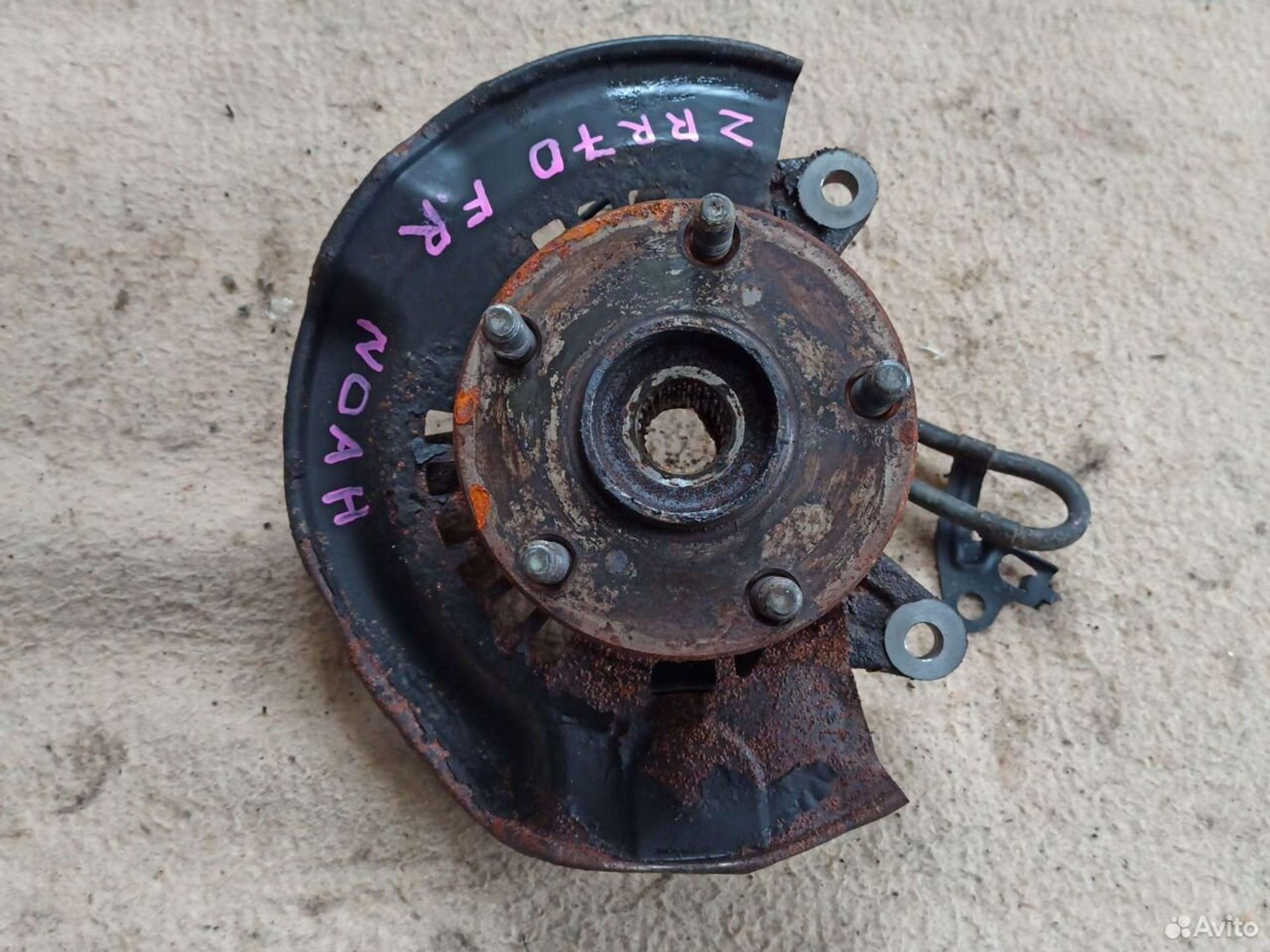 Ступица передняя правая Toyota Noah, Voxy zrr70, 1000 рублей, Ленина