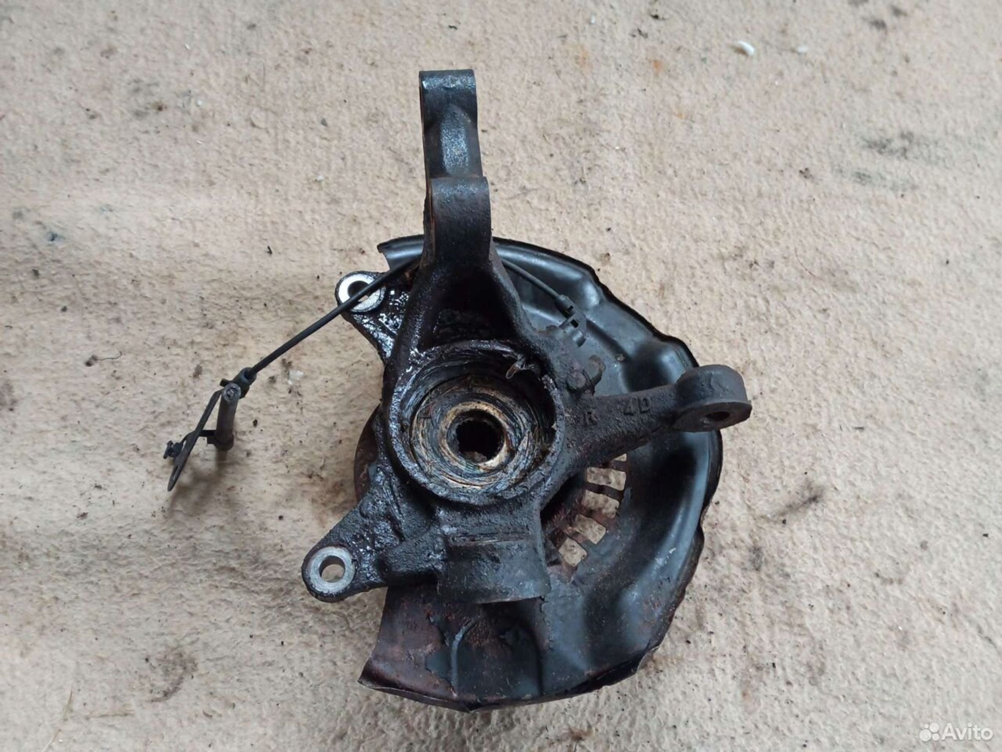 Ступица передняя правая Toyota Noah, Voxy zrr70, 1000 рублей, Ленина