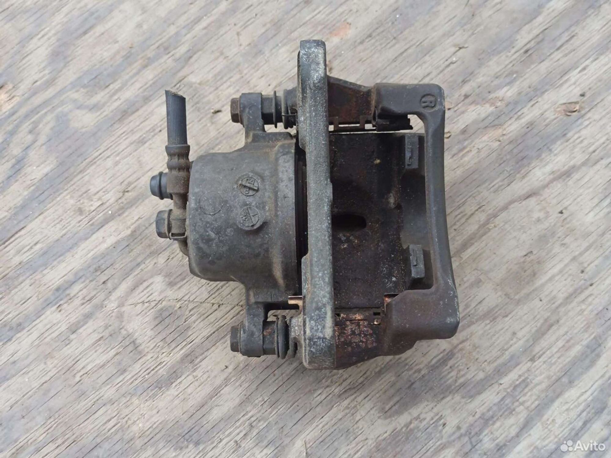 Суппорт Toyota Prius nhw20 правый передний, 3500 рублей, Ленина