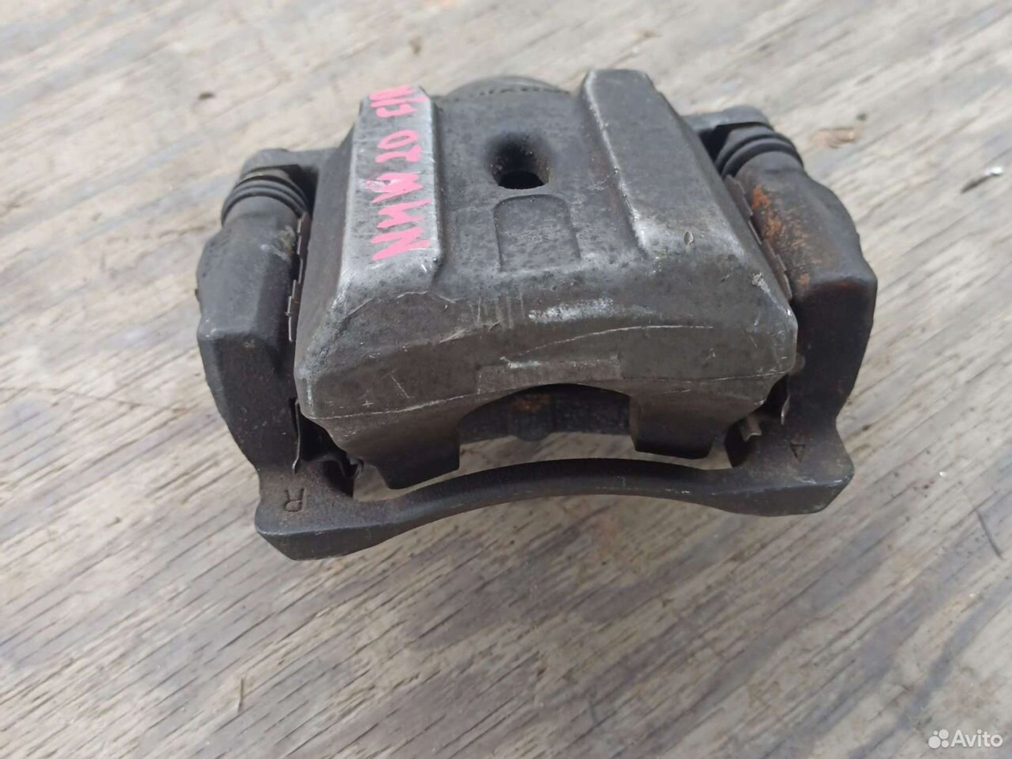 Суппорт Toyota Prius nhw20 правый передний, 3500 рублей, Ленина