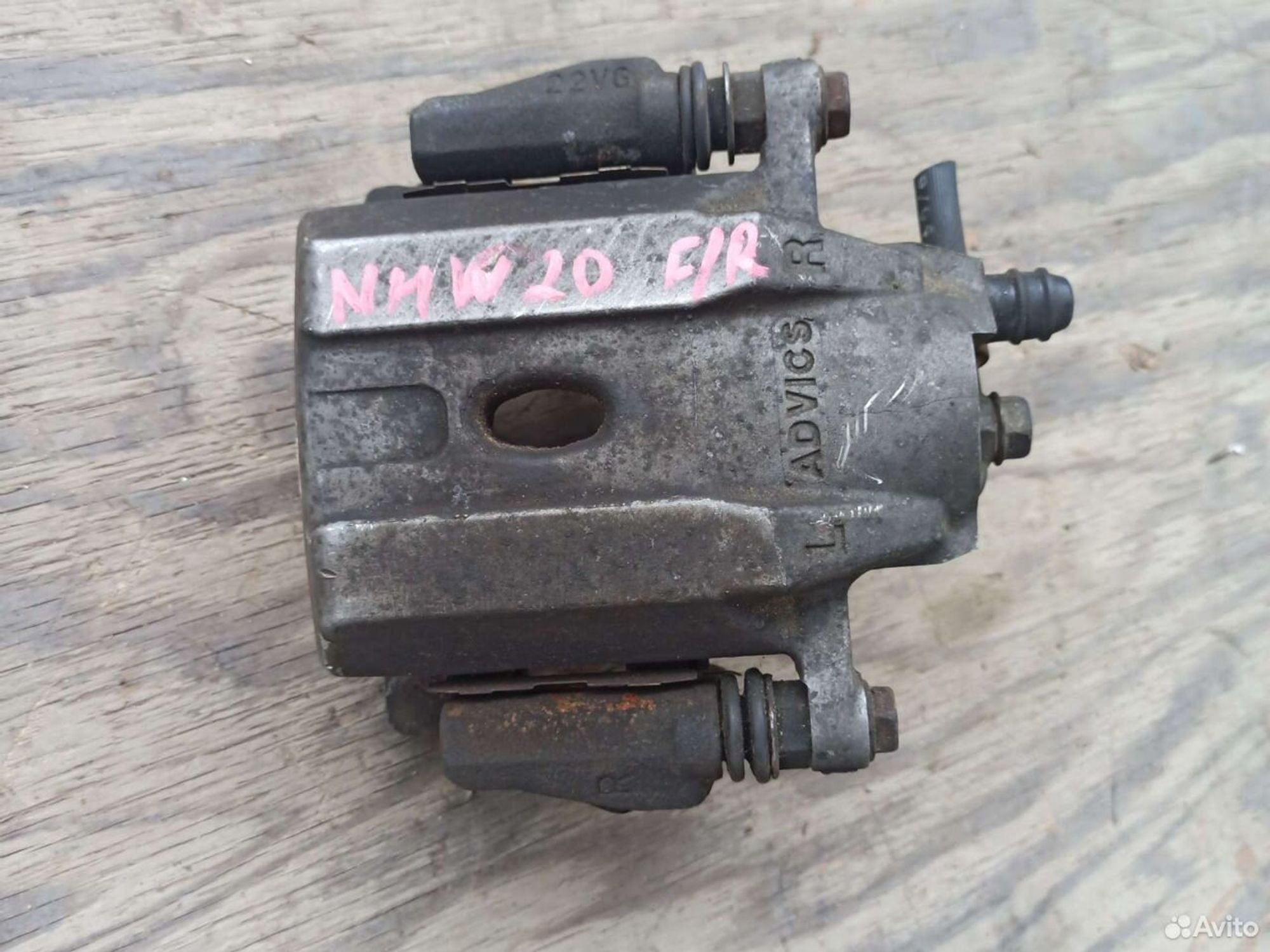 Суппорт Toyota Prius nhw20 правый передний, 3500 рублей, Ленина