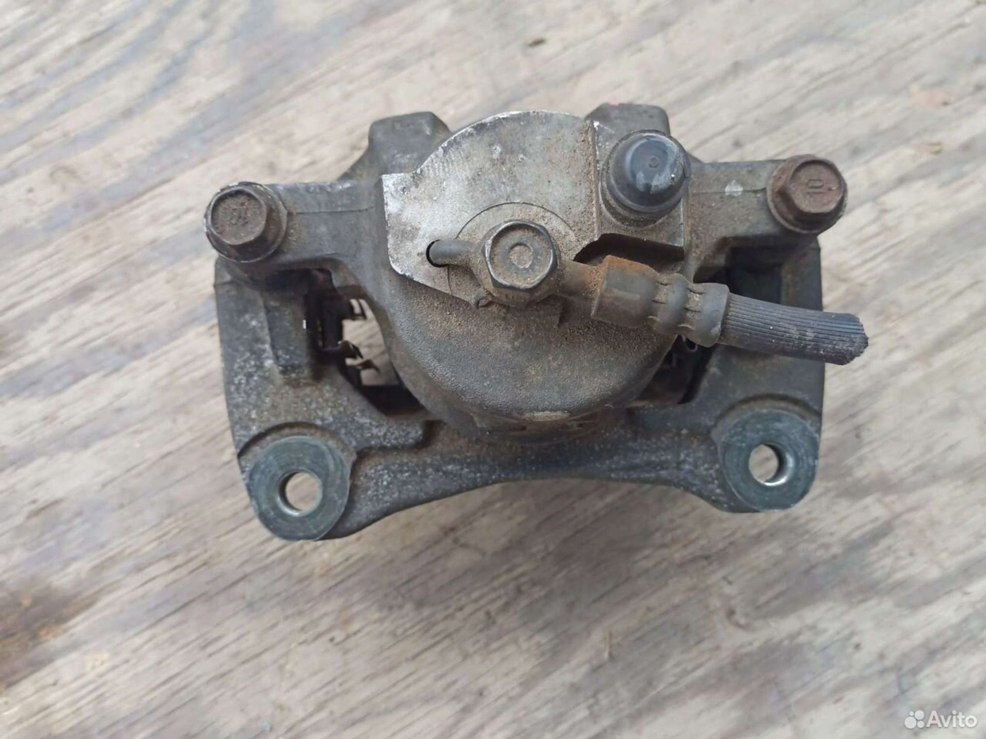 Суппорт Toyota Prius nhw20 правый передний, 3500 рублей, Ленина