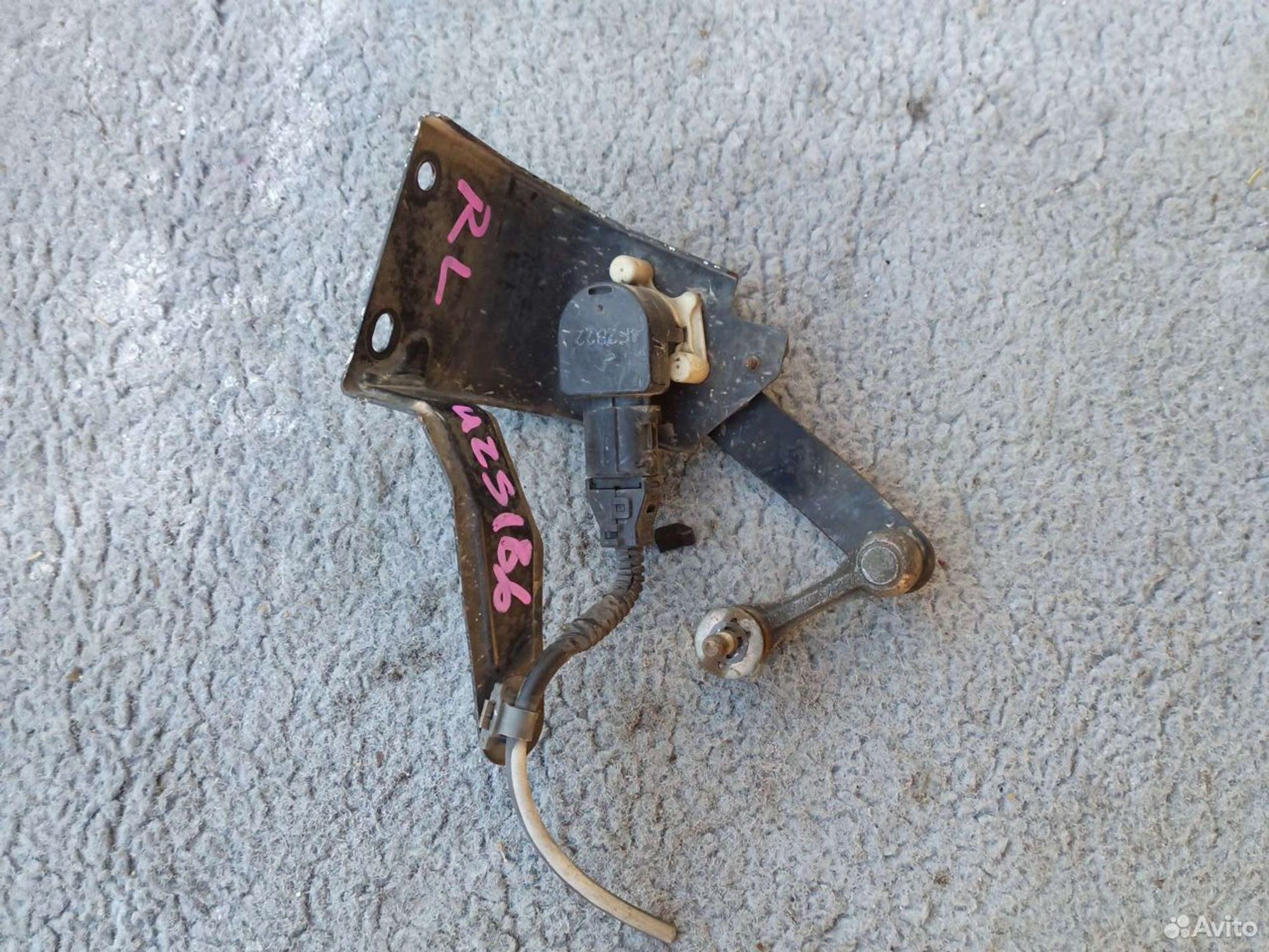 Датчик положения кузова Toyota Crown Majesta задни, 2000 рублей, Ленина