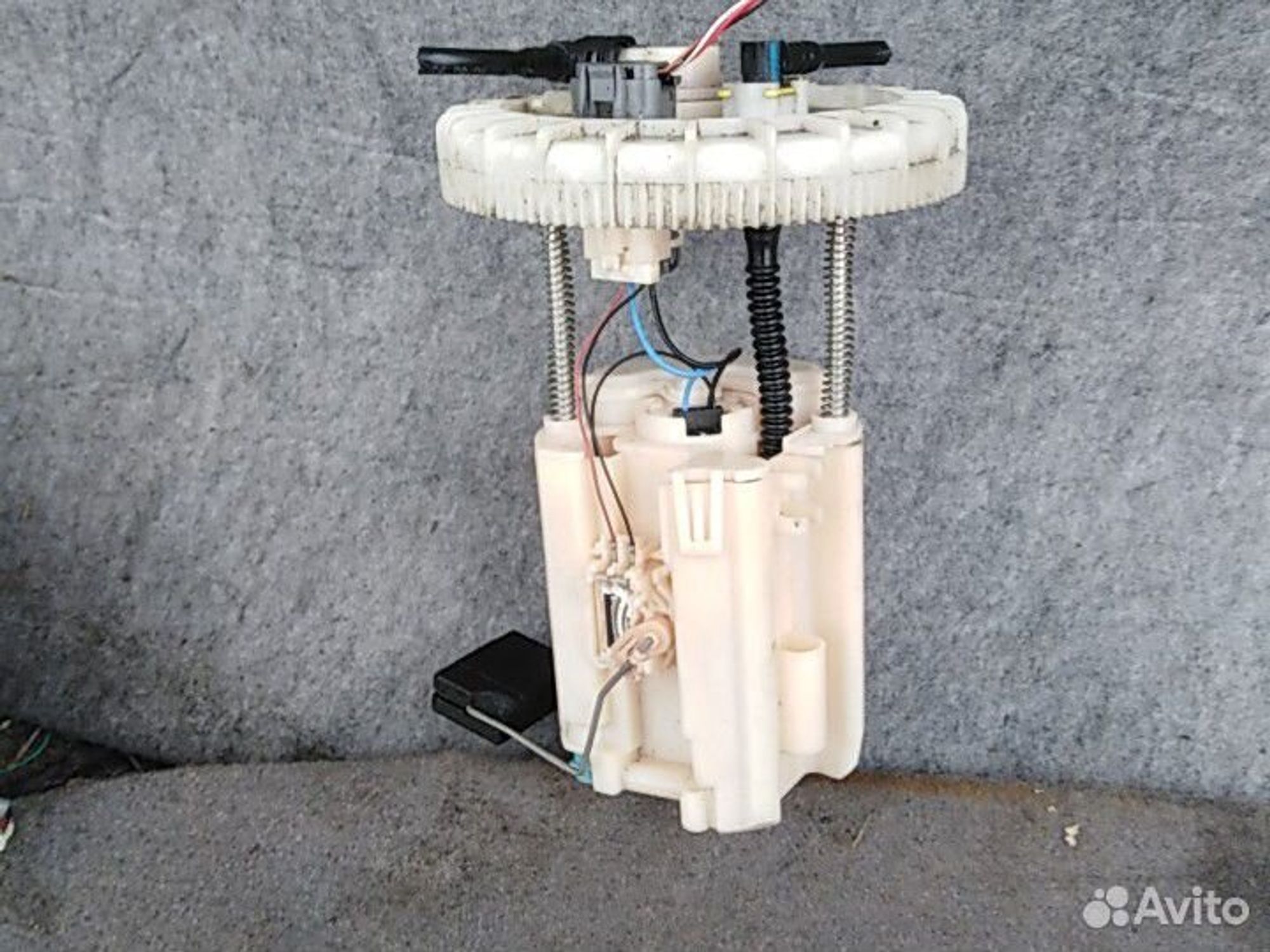 Бензонасос Toyota Prius nhw20, 2000 рублей, Ленина