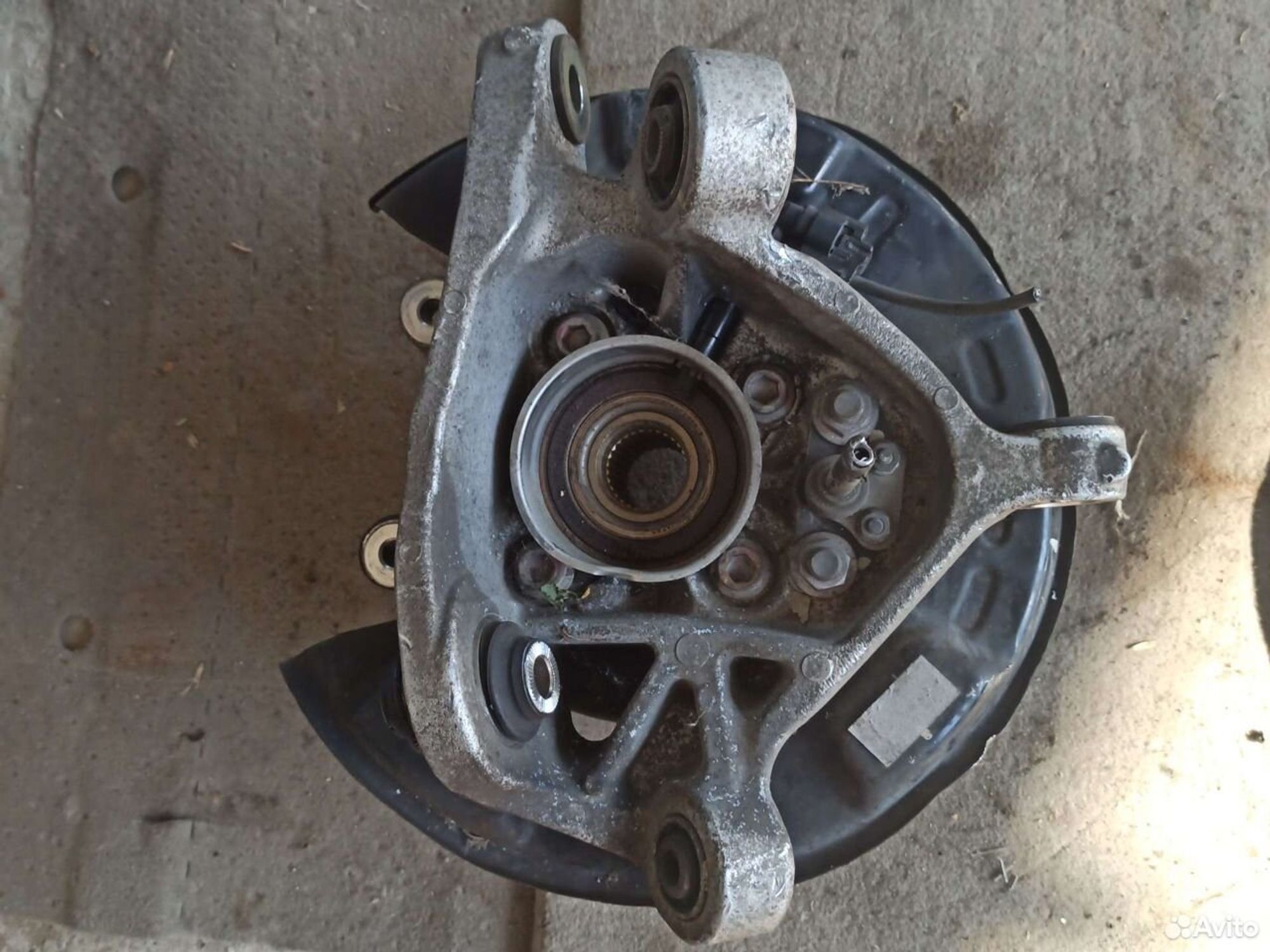 Ступица задняя левая Toyota Crown Majesta uzs186, 3000 рублей, Ленина