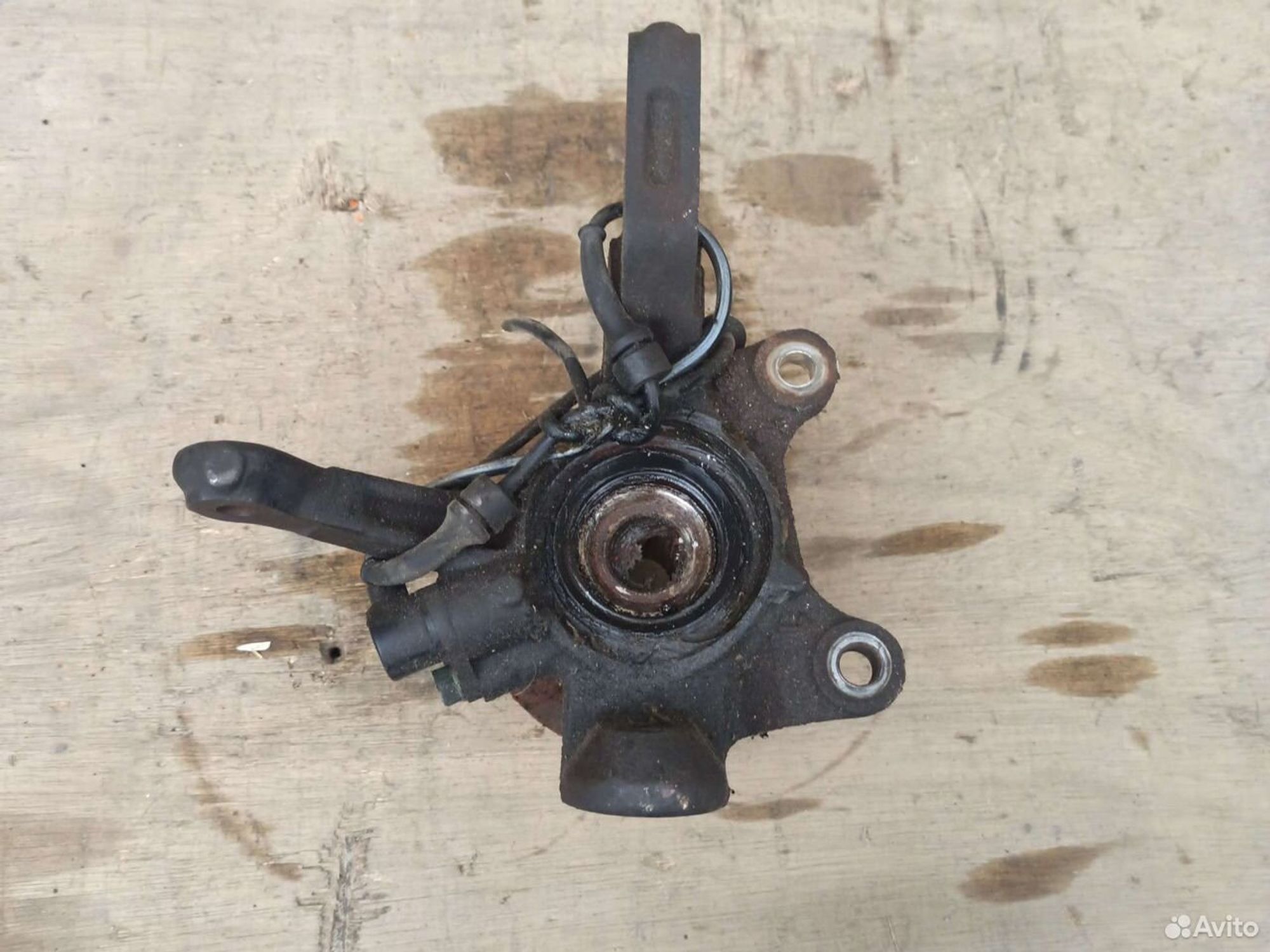 Ступица Nissan March k11 передняя левая, 1000 рублей, Ленина