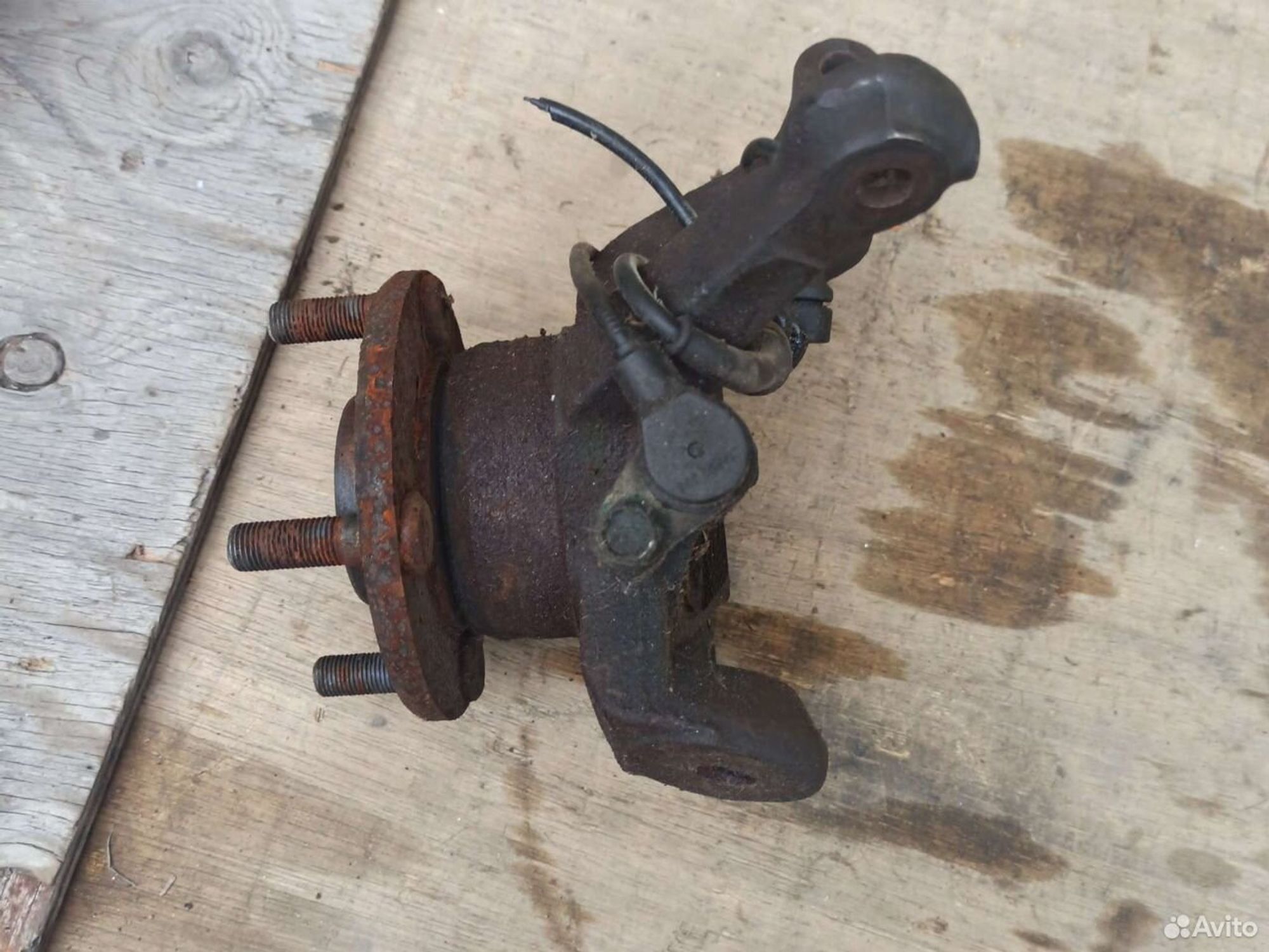 Ступица Nissan March k11 передняя левая, 1000 рублей, Ленина