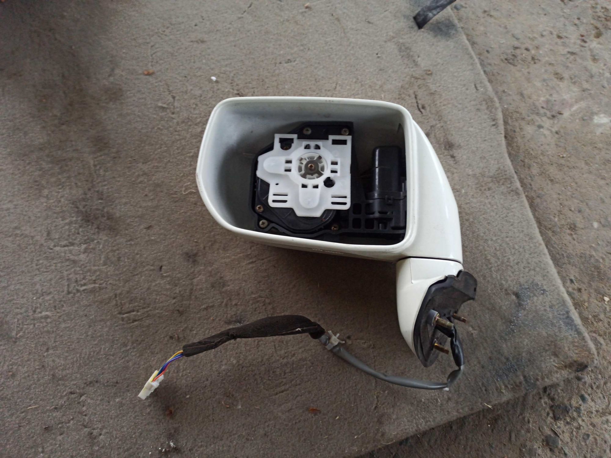 Зеркало Nissan Liberty левое, 1000 рублей, Ленина