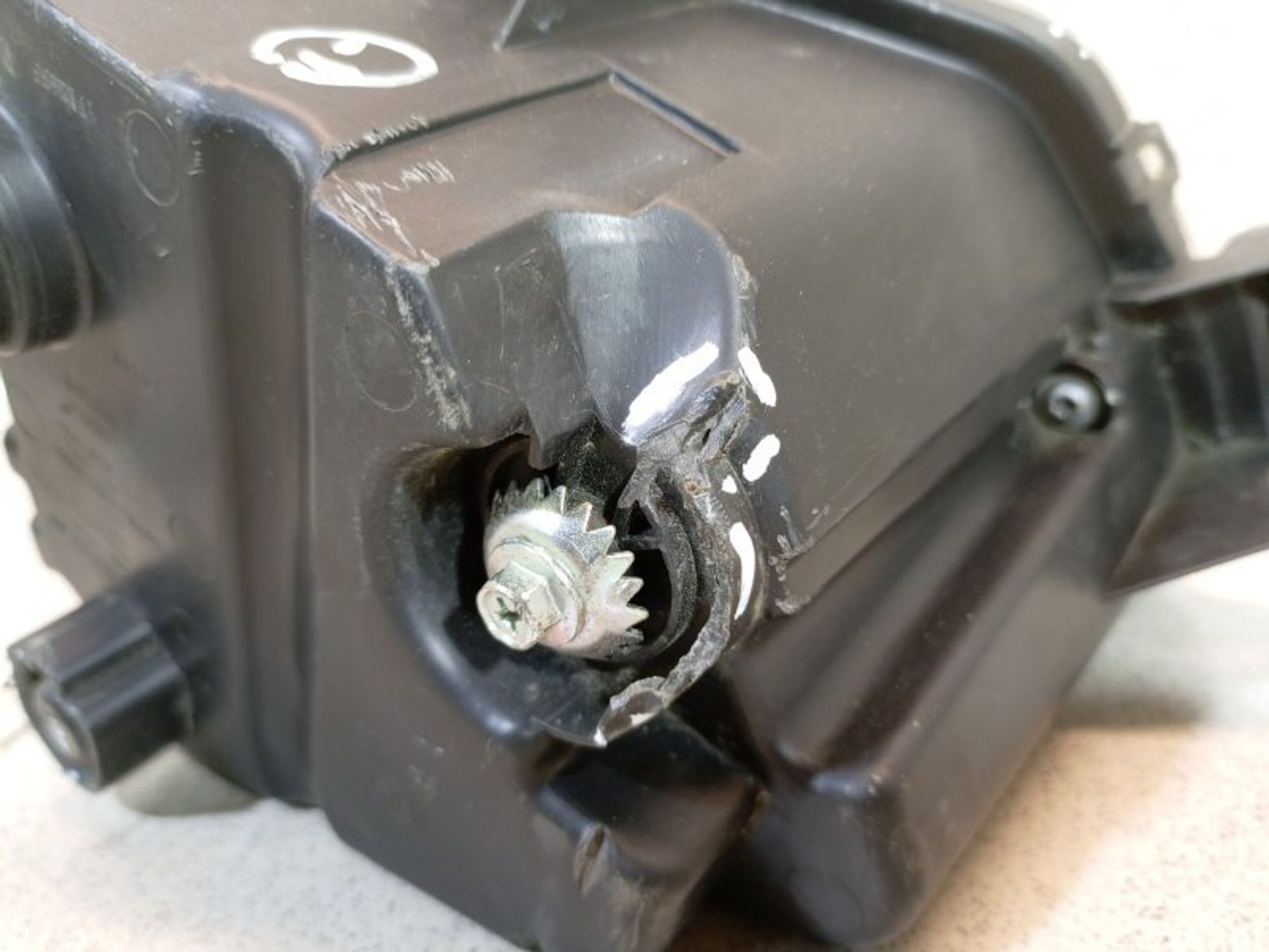 https://ycs.partsauto.market/partsauto-images/thmbs/dc0eef04b6e03176379763a38d44e994/01a79a5345fedc5cdd500ed2bc58830b/3eb03605f114cdcca7f7198618a38347.jpg