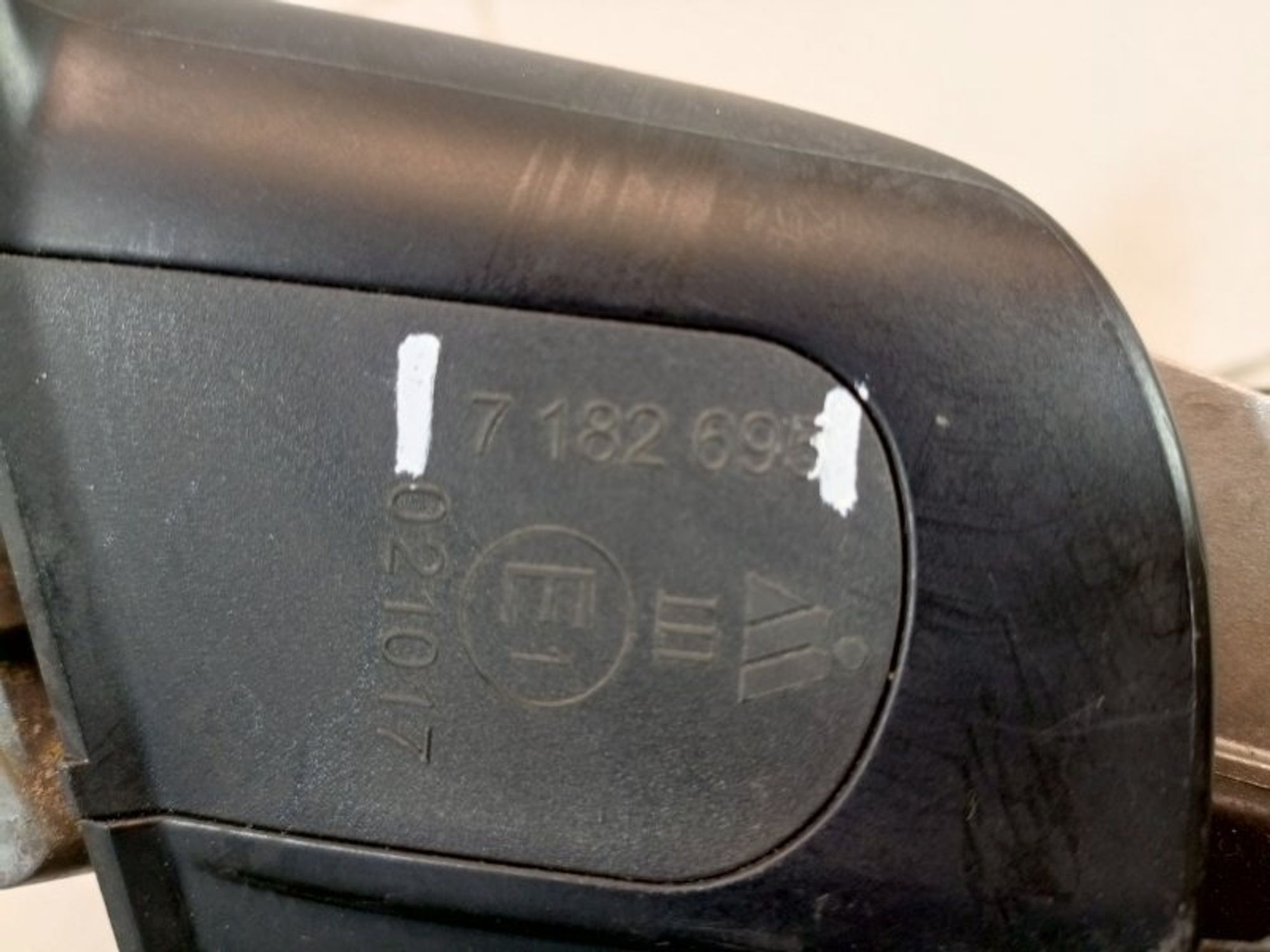 https://ycs.partsauto.market/partsauto-images/thmbs/dc0eef04b6e03176379763a38d44e994/065d713b8b8ed55950184ee9c145c054/7cf2cf8b673494f19e47efb3e2d188ad.jpg