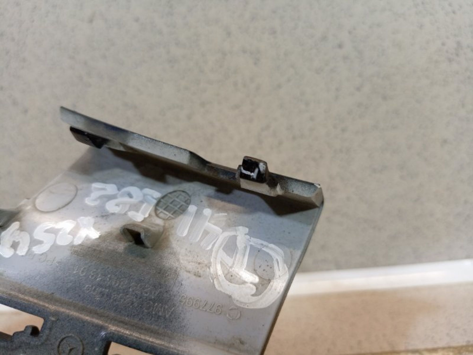 https://ycs.partsauto.market/partsauto-images/thmbs/dc0eef04b6e03176379763a38d44e994/0bbce91c1c82faf98962c242f95d49c2/9f24843956afb8ed617723483104afd0.jpg