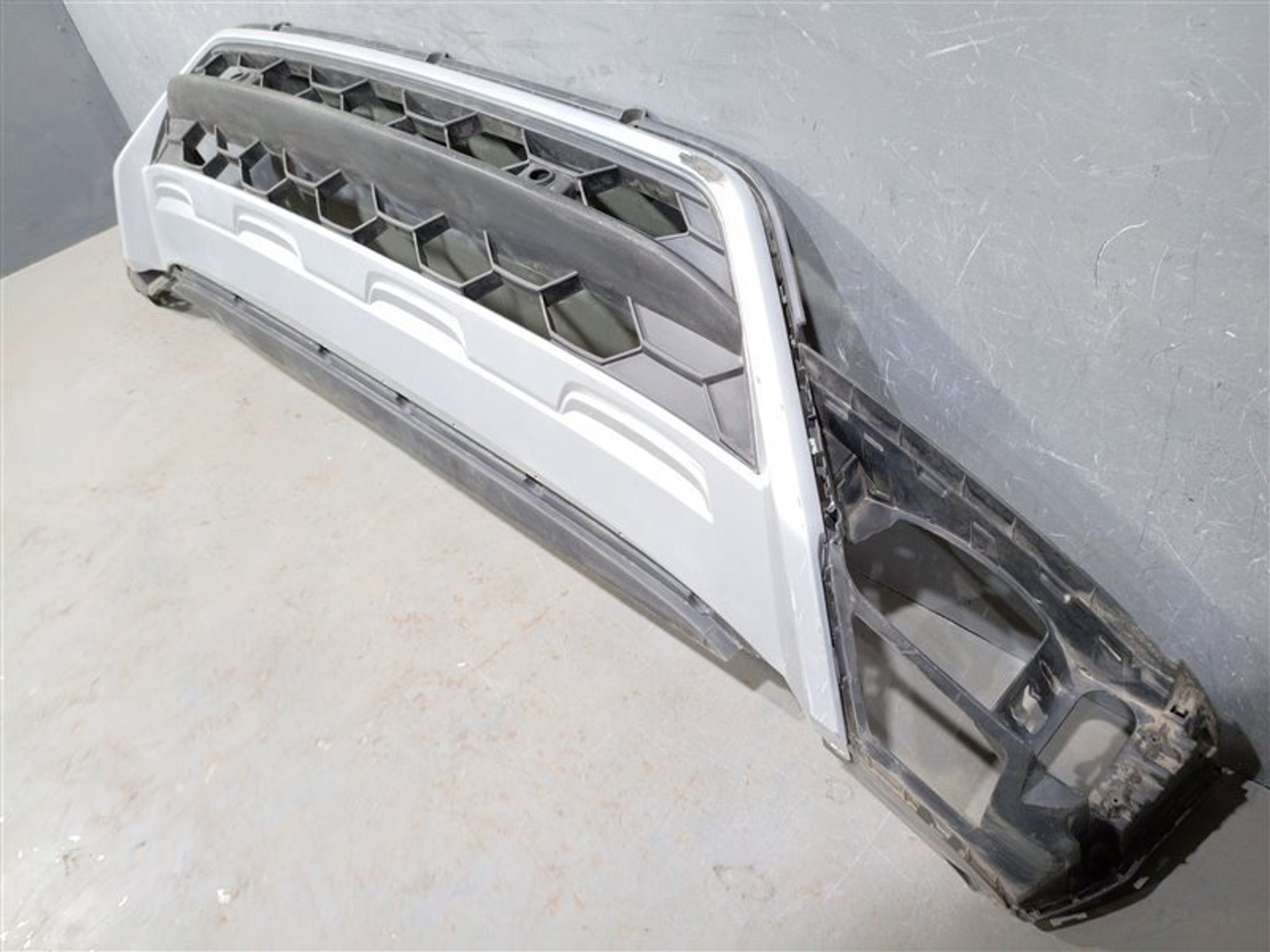 https://ycs.partsauto.market/partsauto-images/thmbs/dc0eef04b6e03176379763a38d44e994/0dc18c7d8fec30fb3e2170d914422a06/5acd5a370b62c321ac4777b151c601bc.jpg