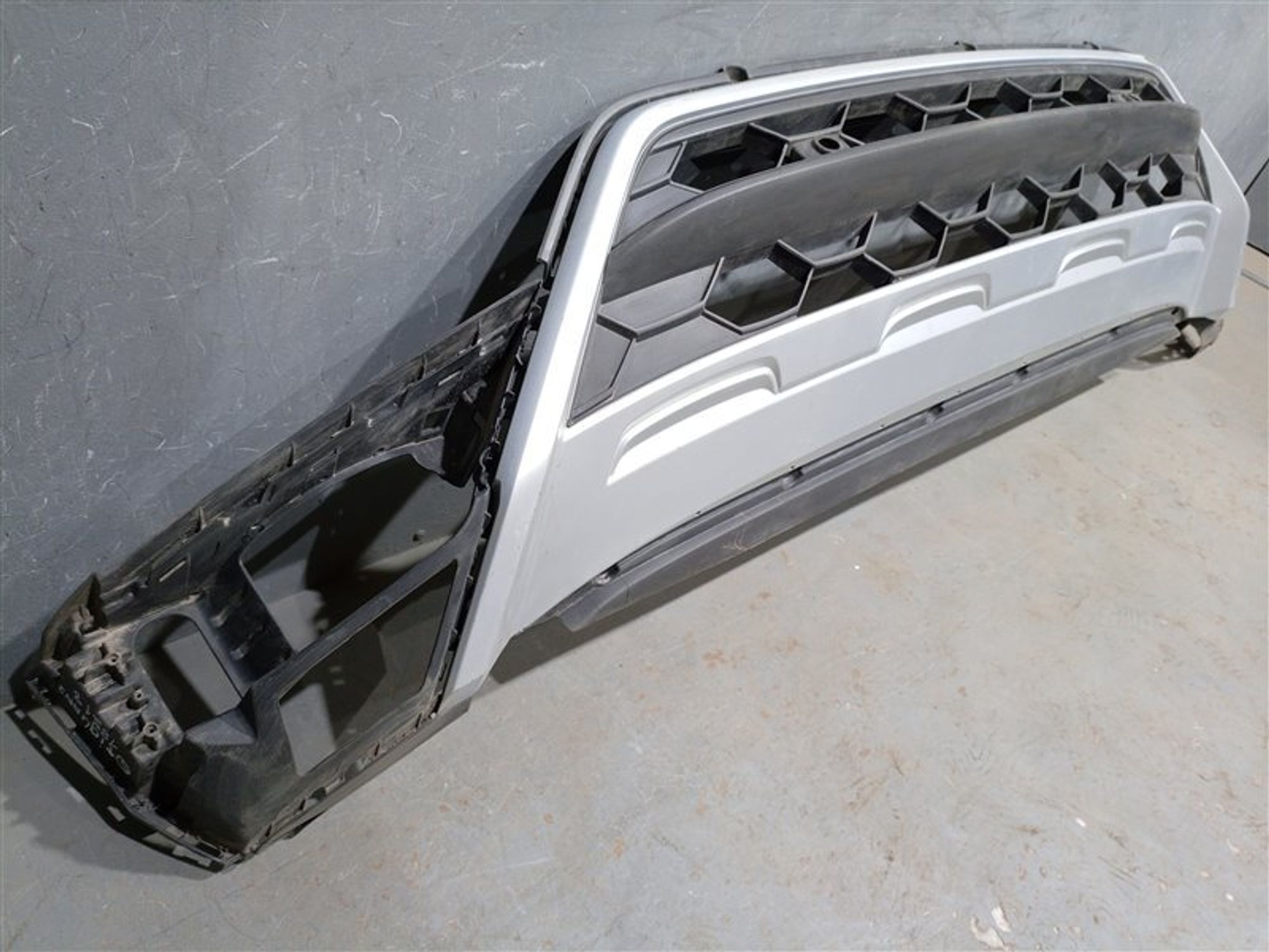 https://ycs.partsauto.market/partsauto-images/thmbs/dc0eef04b6e03176379763a38d44e994/0dc18c7d8fec30fb3e2170d914422a06/ad52a53bade6bfd045d94e5394beaa64.jpg