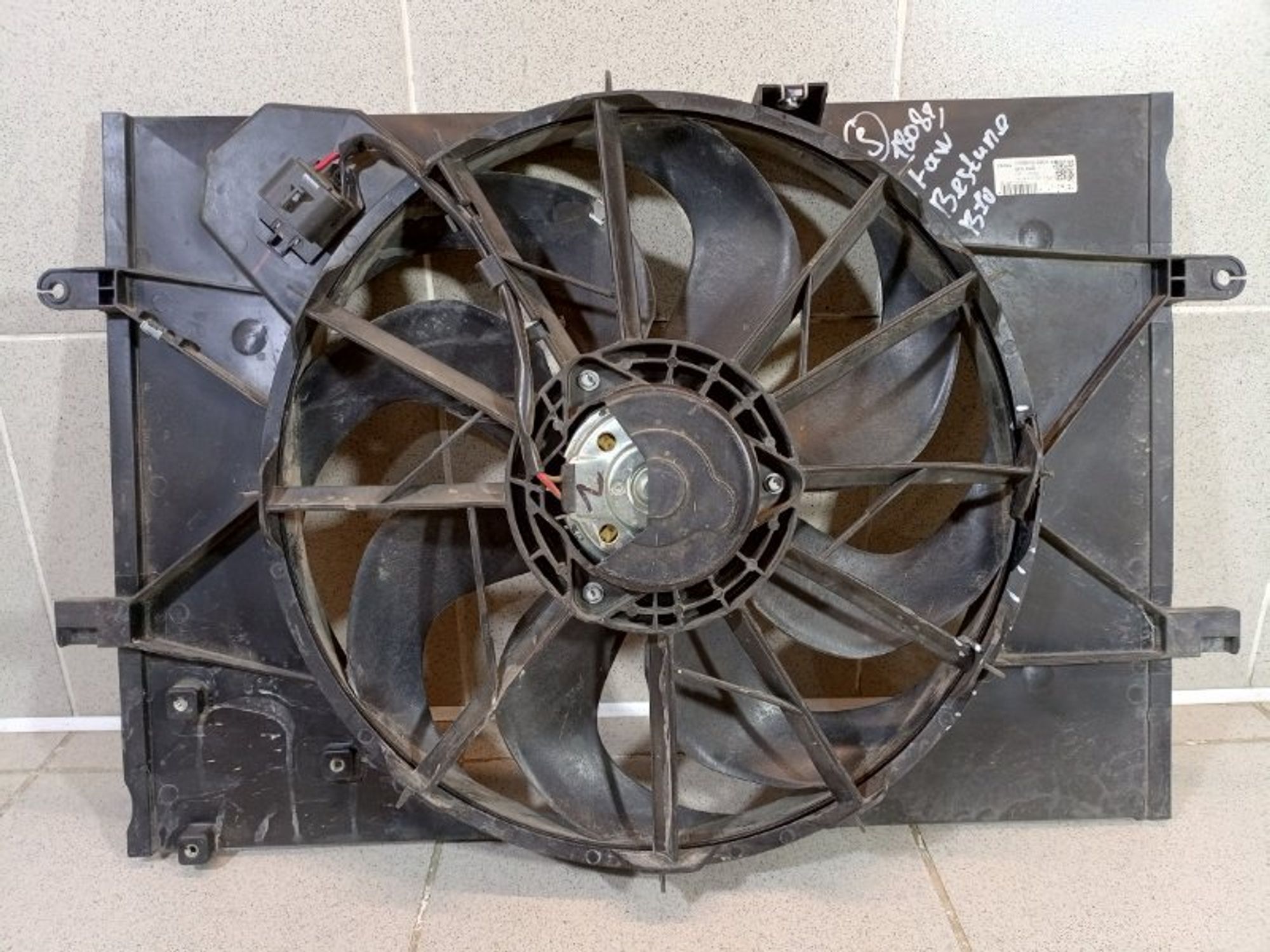 https://ycs.partsauto.market/partsauto-images/thmbs/dc0eef04b6e03176379763a38d44e994/121cc1ab1445688a0a380f2d737997be/20c3dddbaef8e372fb57eade3869c847.jpg