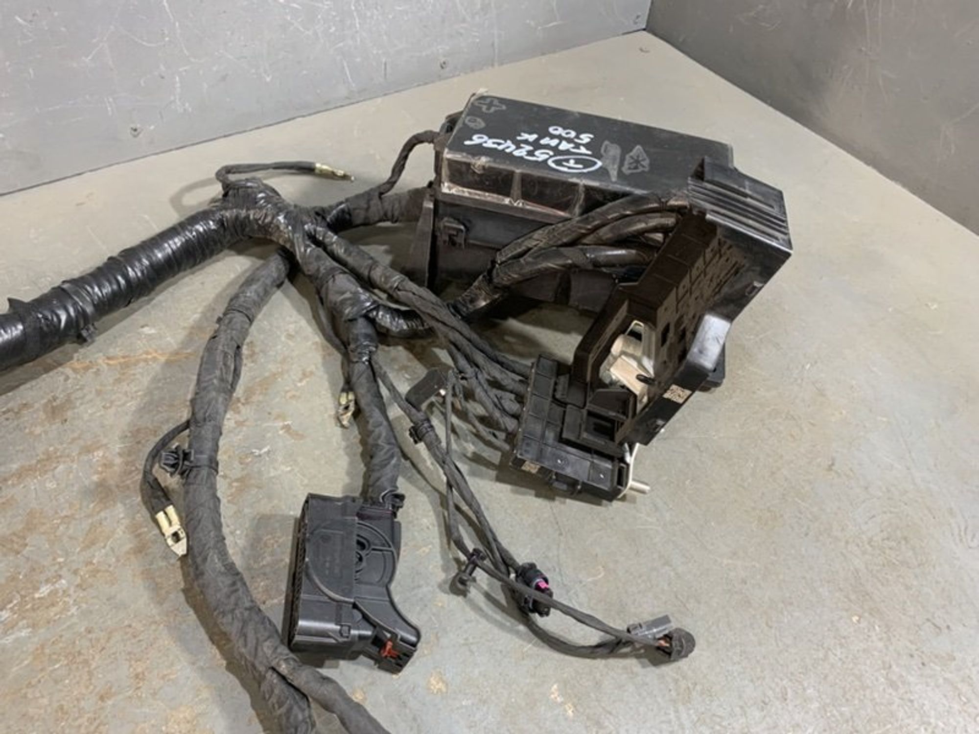 https://ycs.partsauto.market/partsauto-images/thmbs/dc0eef04b6e03176379763a38d44e994/172b77070865037b70ead47982606a18/3f6485c3757f640855d690fc24bed053.jpg