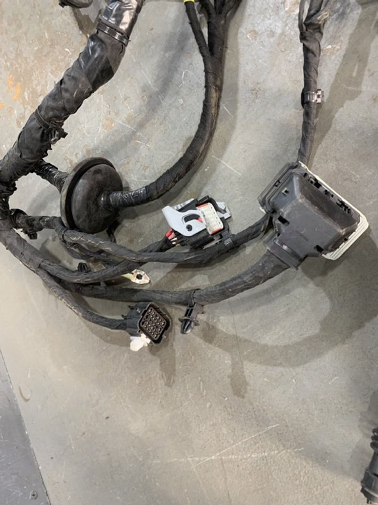 https://ycs.partsauto.market/partsauto-images/thmbs/dc0eef04b6e03176379763a38d44e994/172b77070865037b70ead47982606a18/8713fae52747a1361bcaf4098de7458c.jpg