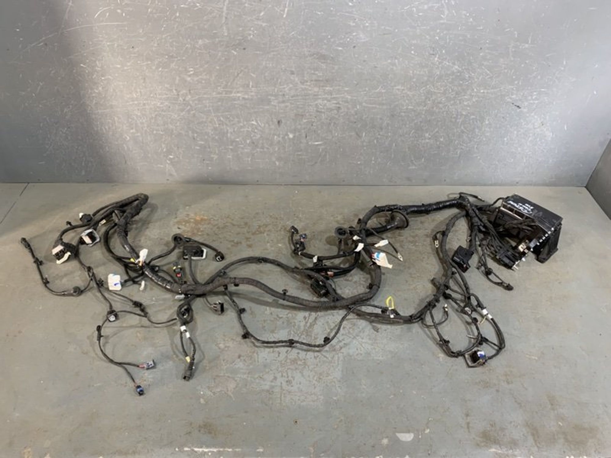 https://ycs.partsauto.market/partsauto-images/thmbs/dc0eef04b6e03176379763a38d44e994/172b77070865037b70ead47982606a18/f5b4a9275ea1758bec7bff82f0a06aef.jpg