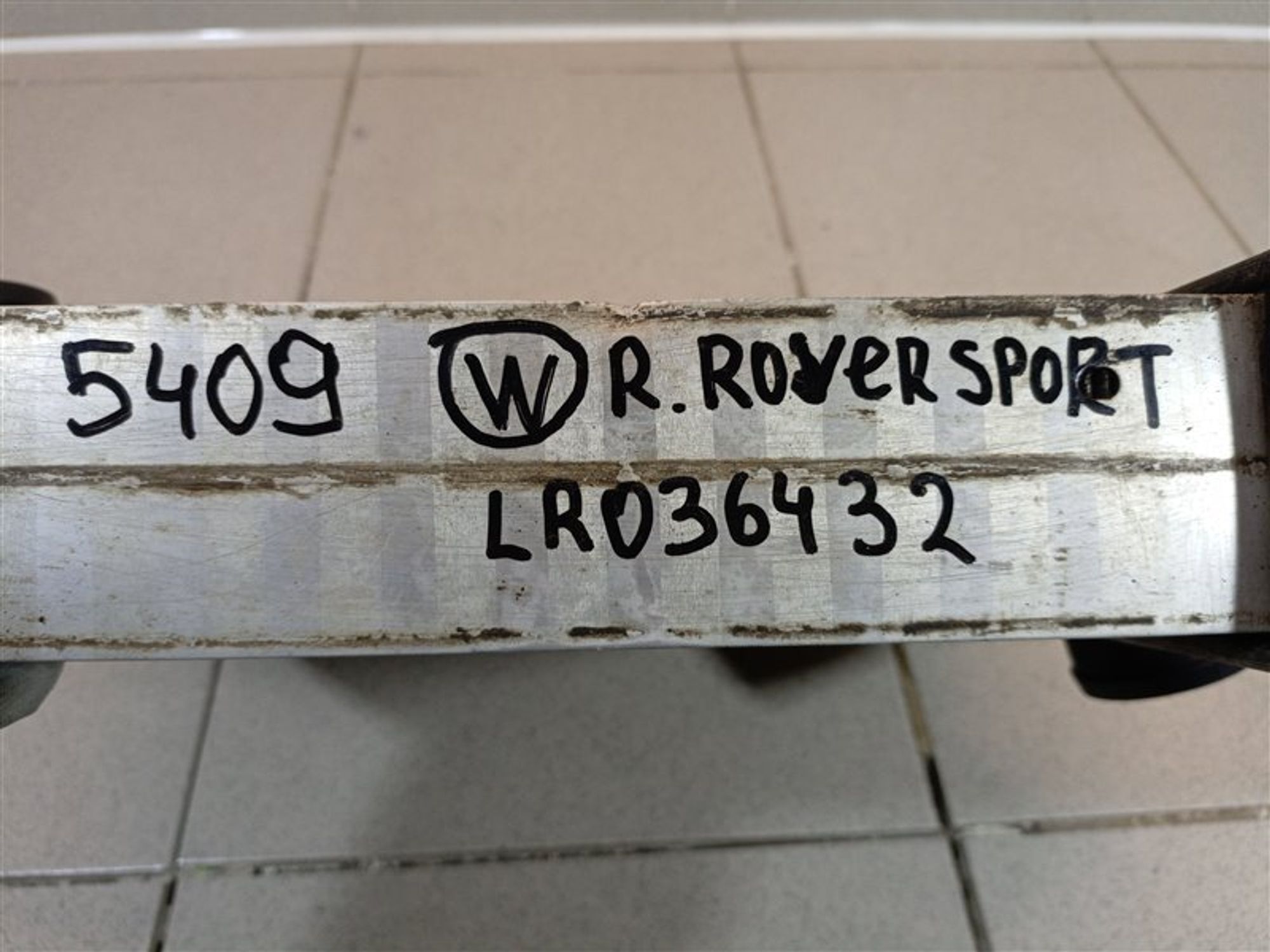 https://ycs.partsauto.market/partsauto-images/thmbs/dc0eef04b6e03176379763a38d44e994/1af0fee097450428828831cb6dcd6a60/2399935b8f02e0e04ba56b5a8535e627.jpg