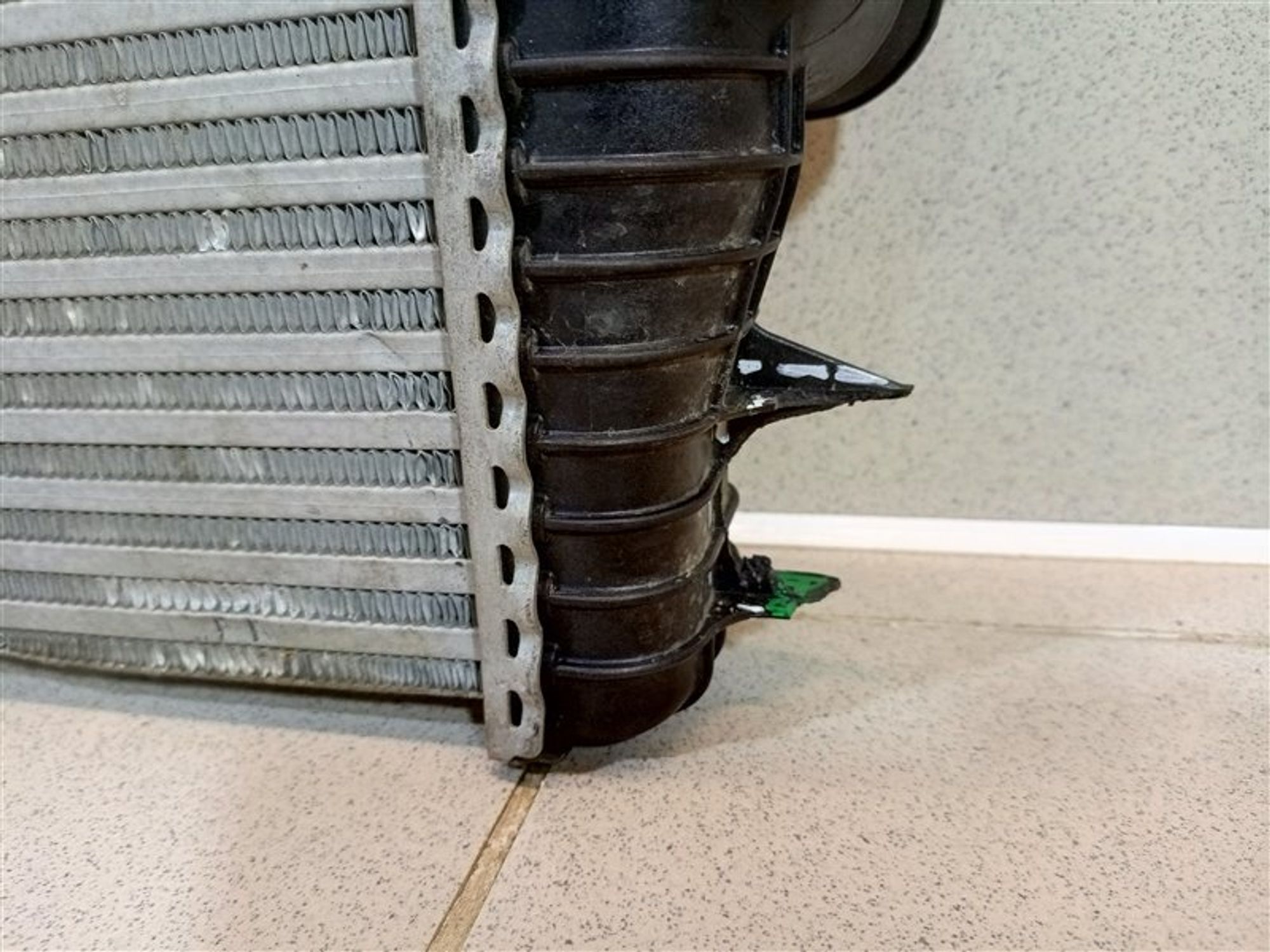 https://ycs.partsauto.market/partsauto-images/thmbs/dc0eef04b6e03176379763a38d44e994/1af0fee097450428828831cb6dcd6a60/edecc2575d5816c6cb1bfb1a714e9540.jpg