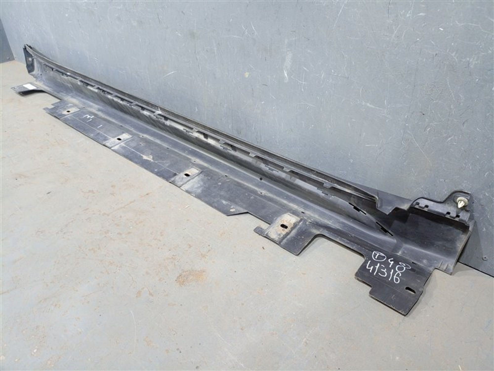 https://ycs.partsauto.market/partsauto-images/thmbs/dc0eef04b6e03176379763a38d44e994/1eda1ff75b8027a081cabb640844e807/87f874e4dca20ca3afdbd77f972c5e53.jpg