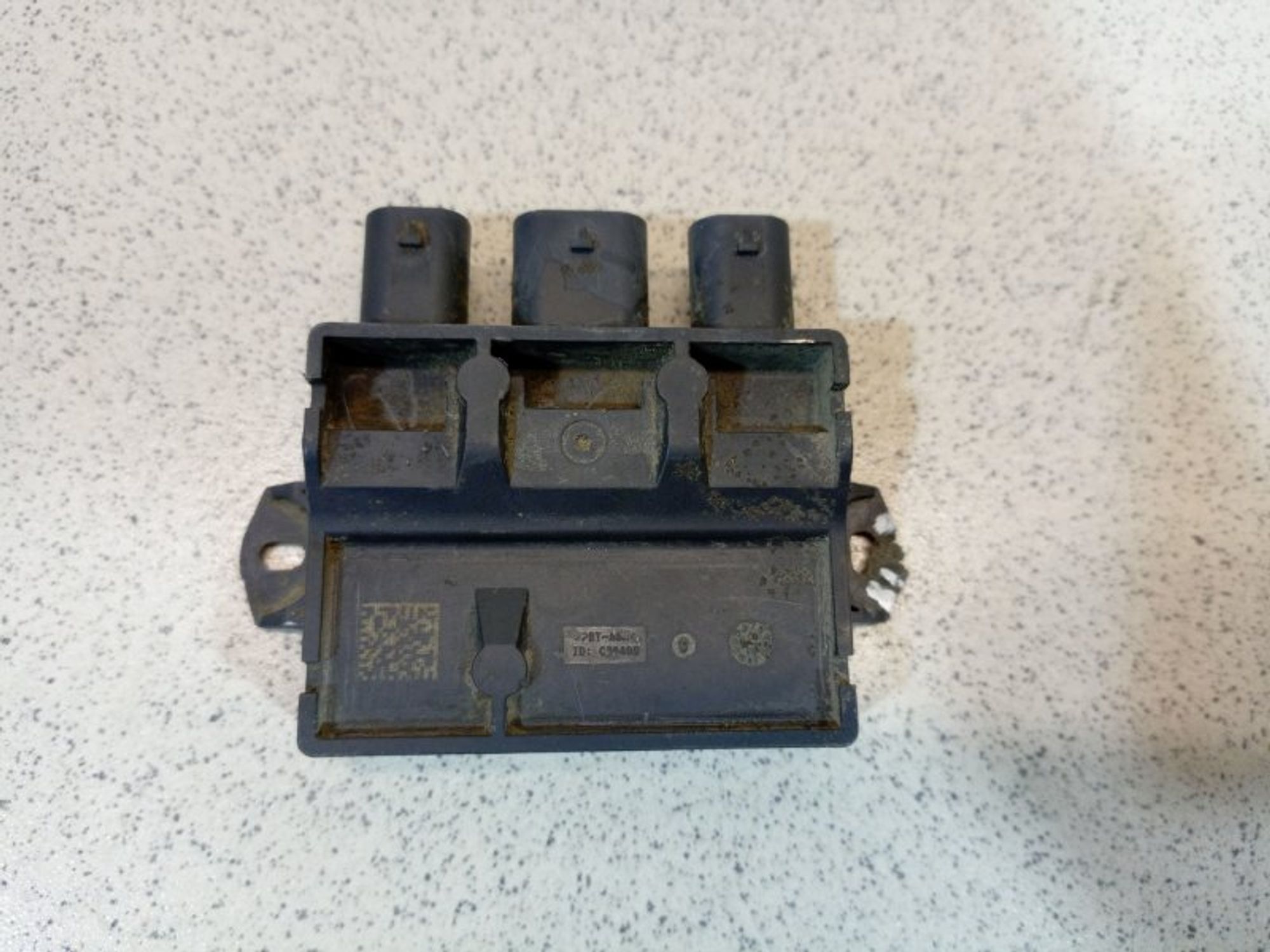 https://ycs.partsauto.market/partsauto-images/thmbs/dc0eef04b6e03176379763a38d44e994/27daf60aa306382318e4b92dcb7471c1/75bfe0f304e877553d31079982751ccf.jpg