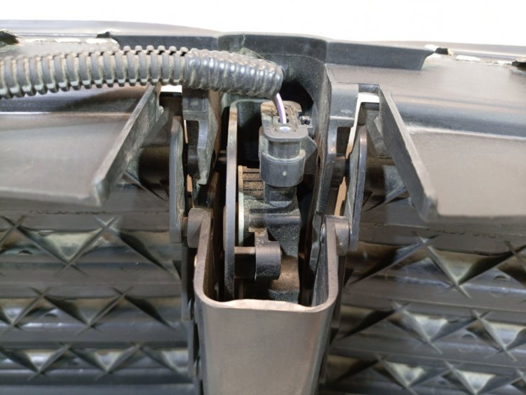 https://ycs.partsauto.market/partsauto-images/thmbs/dc0eef04b6e03176379763a38d44e994/32ced8b74a5a6c0f9d0291f671846c94/ac913d4dc0654e4d1590bd3256e6f2cc.jpg