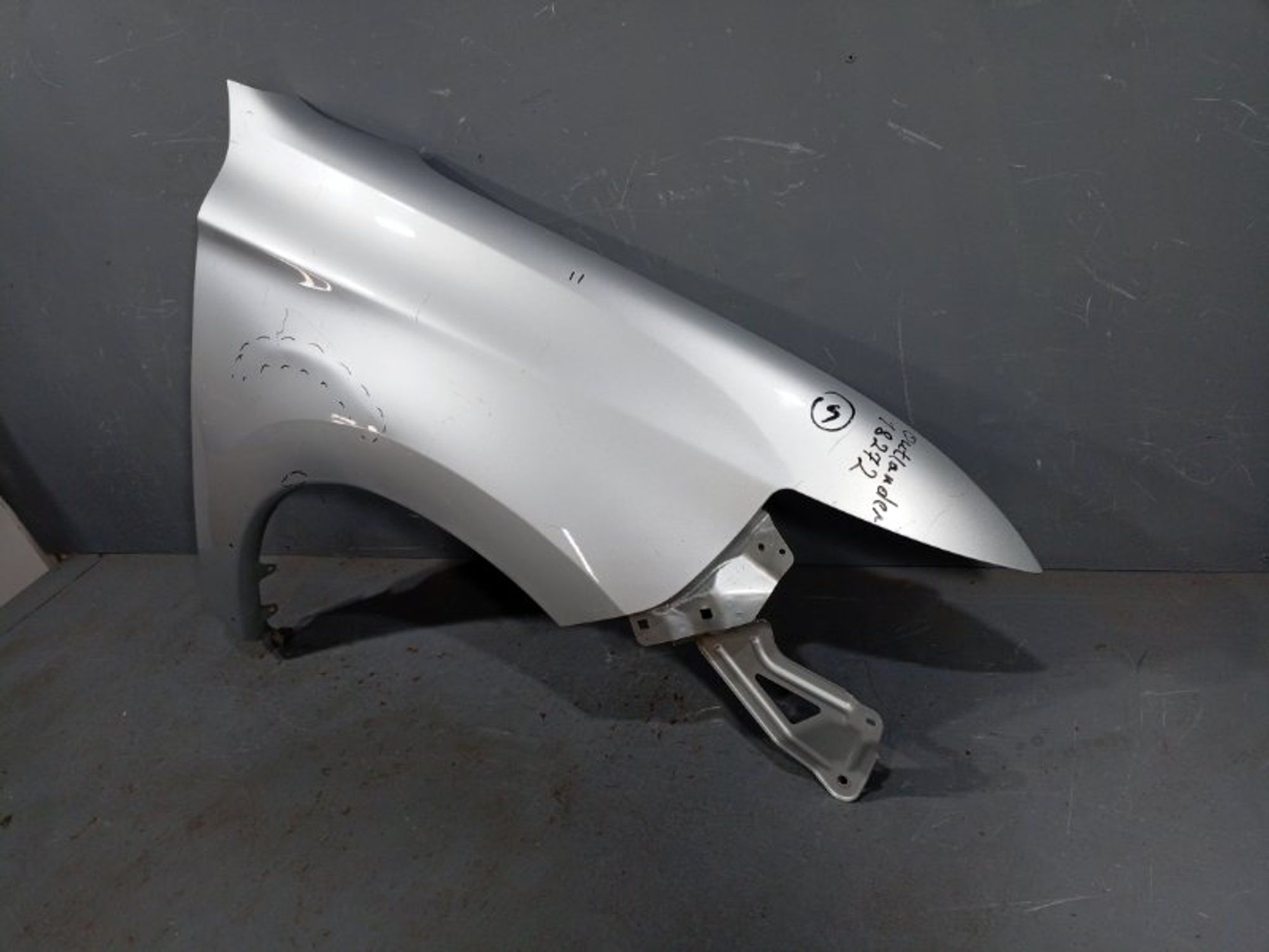 https://ycs.partsauto.market/partsauto-images/thmbs/dc0eef04b6e03176379763a38d44e994/39448b2fb45f4aab7a03778d00e793fc/251cabf172d62230e37ed42385cb27e7.jpg