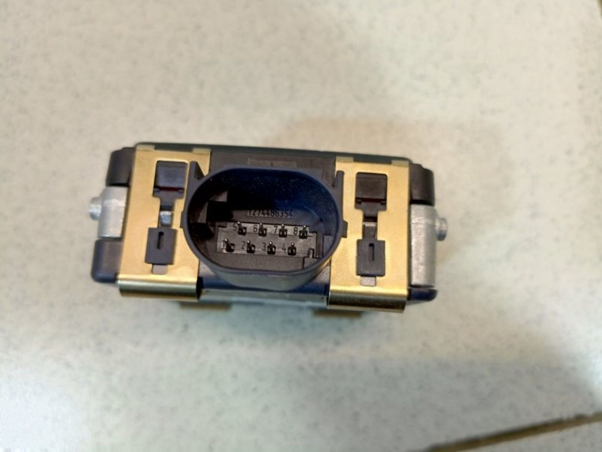 https://ycs.partsauto.market/partsauto-images/thmbs/dc0eef04b6e03176379763a38d44e994/3cc1bd07c217fa0330ca7600255fe71c/4382c163aa7a30cf8fd02e982e3f457f.jpg