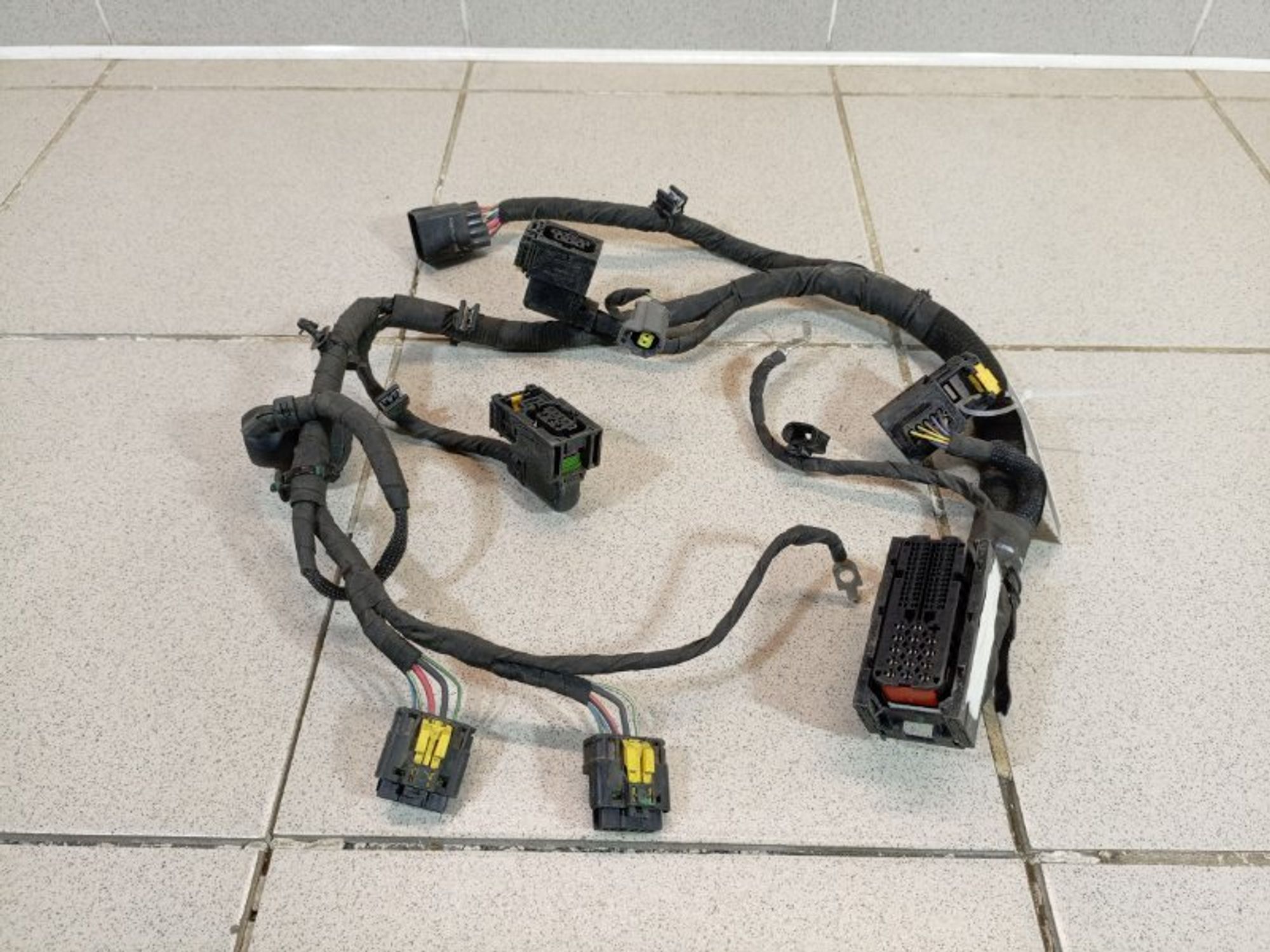 https://ycs.partsauto.market/partsauto-images/thmbs/dc0eef04b6e03176379763a38d44e994/3d57fb0473280d1d7241ca8caef75b8e/284c46a06deff7c22f0ce4ea4a566f3f.jpg