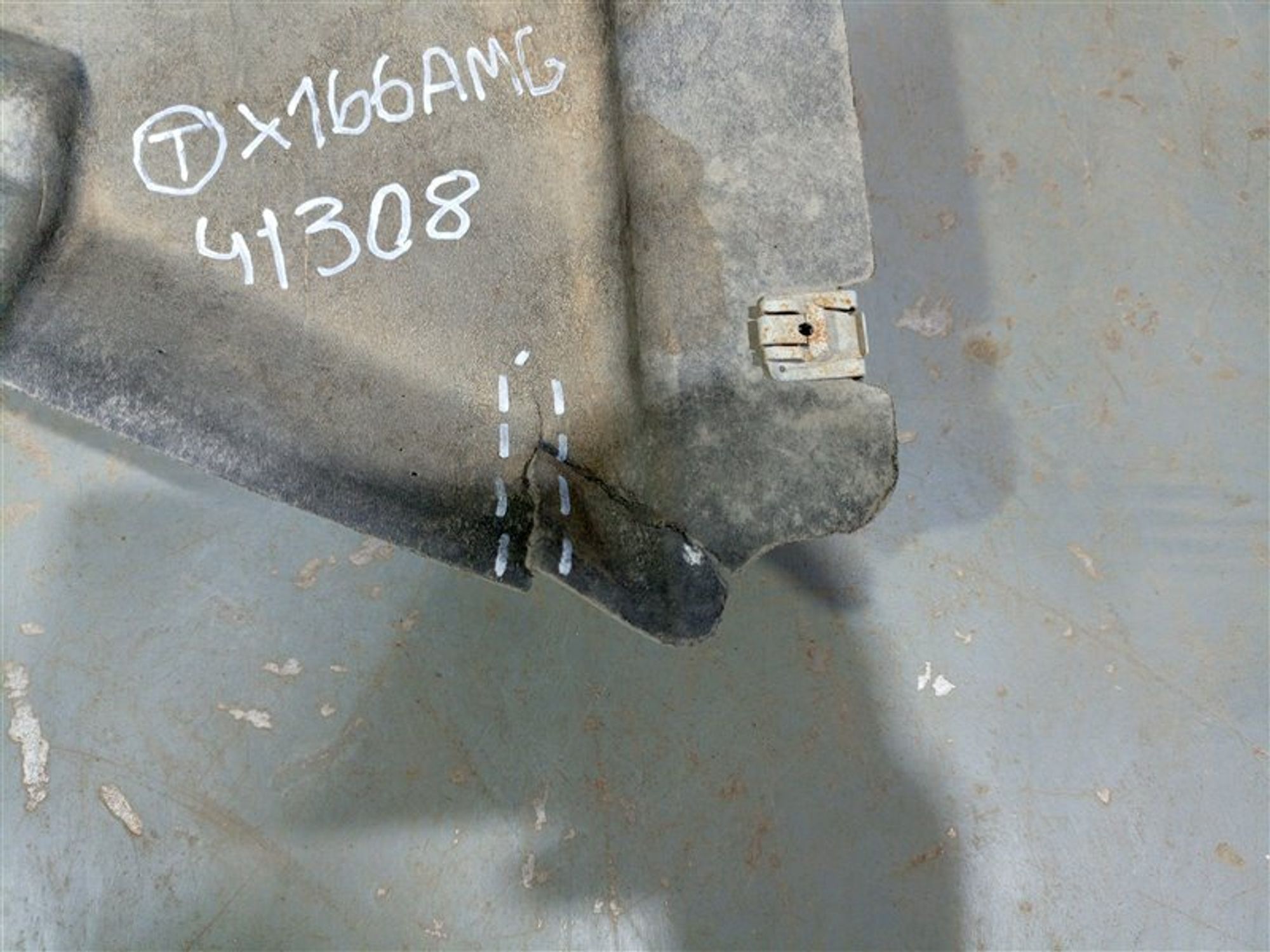 https://ycs.partsauto.market/partsauto-images/thmbs/dc0eef04b6e03176379763a38d44e994/4b16b05b82003e61e34154927dcdd0ba/cebe14421045682f9ead10b50c661195.jpg