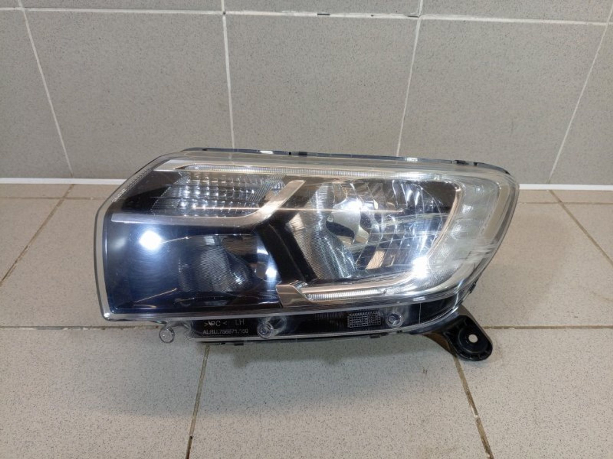 https://ycs.partsauto.market/partsauto-images/thmbs/dc0eef04b6e03176379763a38d44e994/5c006ed62618d6a646106f78323c8272/857c16f57f2750c7cb80c22a9a9bb632.jpg