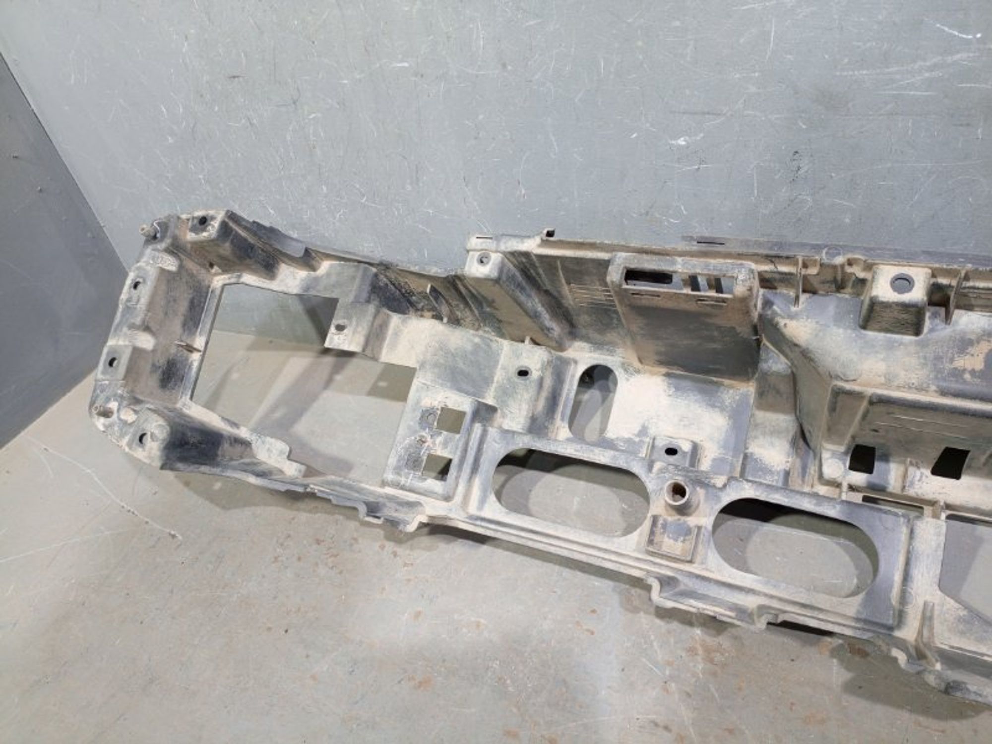 https://ycs.partsauto.market/partsauto-images/thmbs/dc0eef04b6e03176379763a38d44e994/65dae3f3542b55bac98b191be5e2a019/8f6571c3e8f6d2c8ea6fd7c95902b2a0.jpg