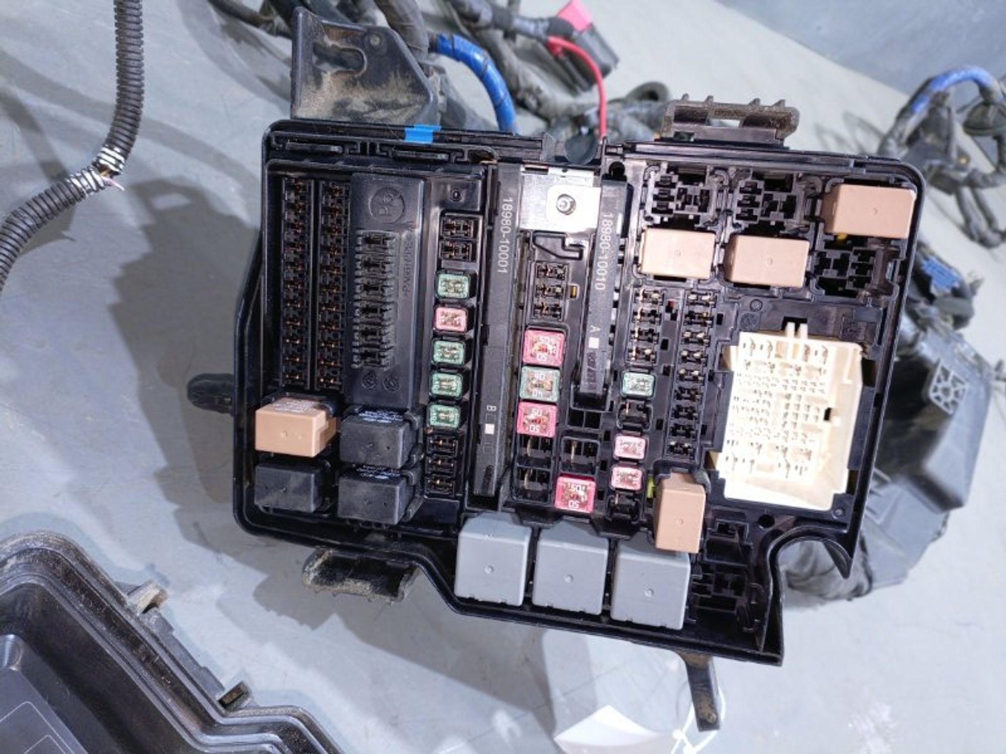 https://ycs.partsauto.market/partsauto-images/thmbs/dc0eef04b6e03176379763a38d44e994/67d762f7106b94265807675bbe025fa9/44ca16a39a6731e12f733cee987bc4d6.jpg