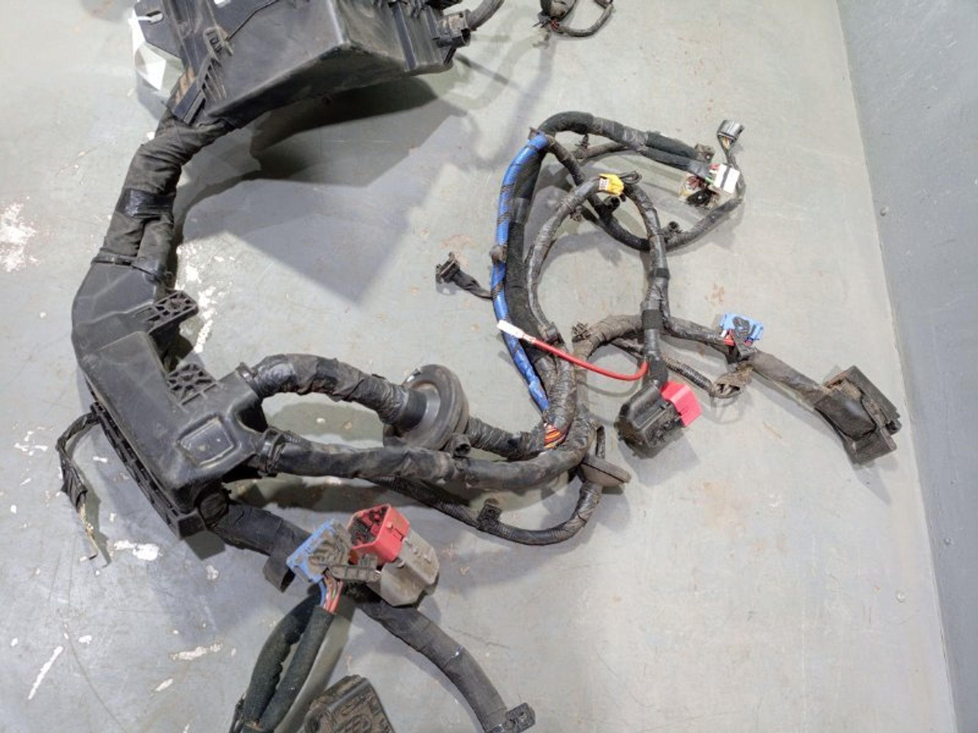 https://ycs.partsauto.market/partsauto-images/thmbs/dc0eef04b6e03176379763a38d44e994/67d762f7106b94265807675bbe025fa9/9085b7c8b38a37e3e765d1c2106dce93.jpg
