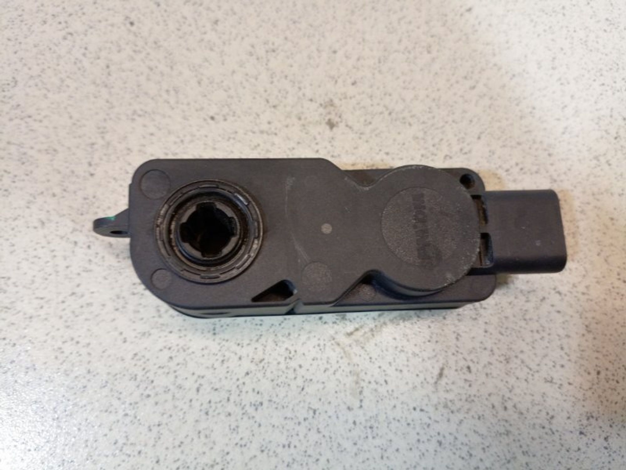 https://ycs.partsauto.market/partsauto-images/thmbs/dc0eef04b6e03176379763a38d44e994/705abe697ebd2d05191af8e7b6dd7cc6/7ad7d82ee1dc24d0a9e51edd644a2d68.jpg