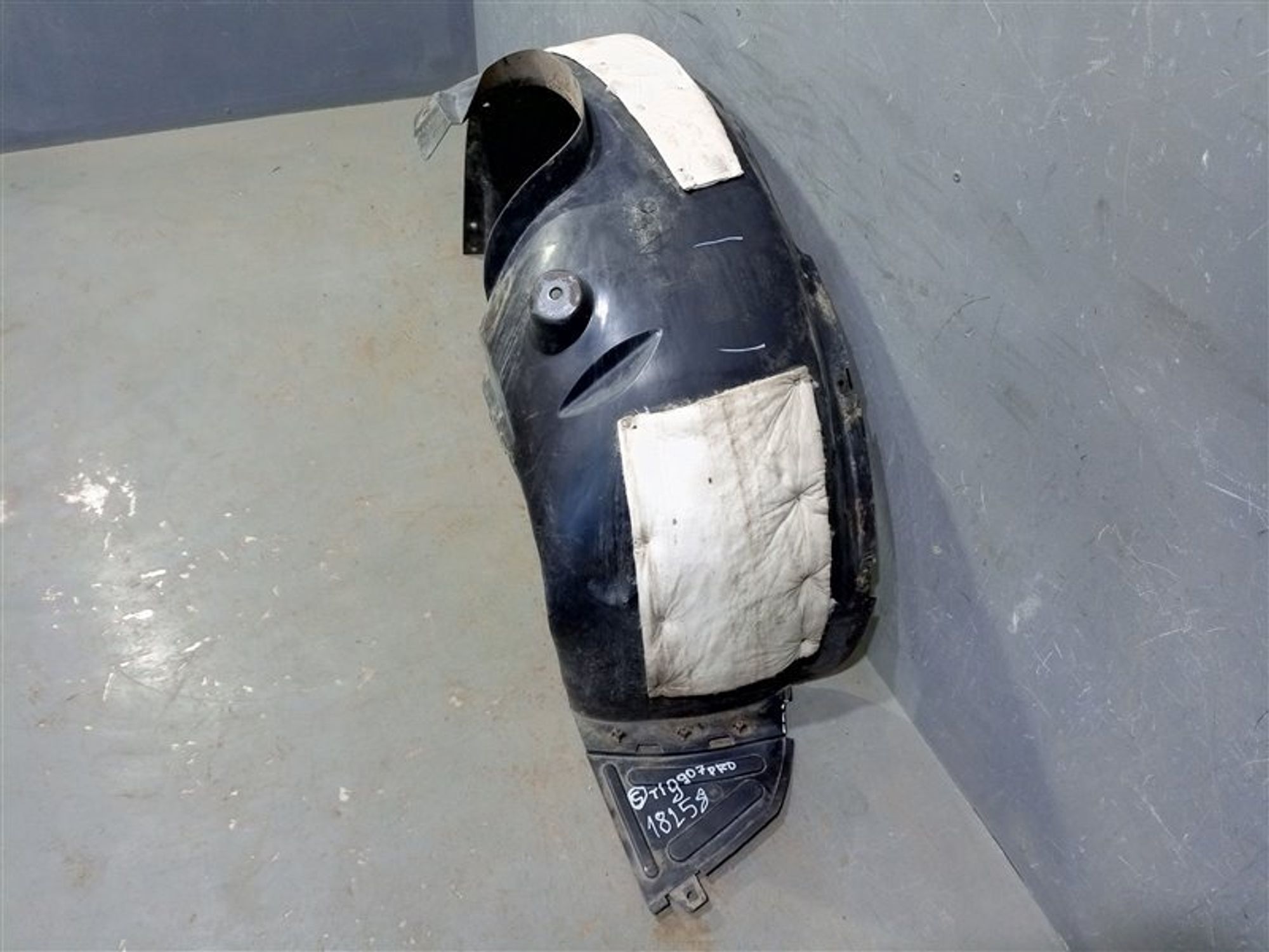 https://ycs.partsauto.market/partsauto-images/thmbs/dc0eef04b6e03176379763a38d44e994/71309bc34c29fb5f8edd5d2b836669b6/0117e00a6528db61963ad40c889754d8.jpg
