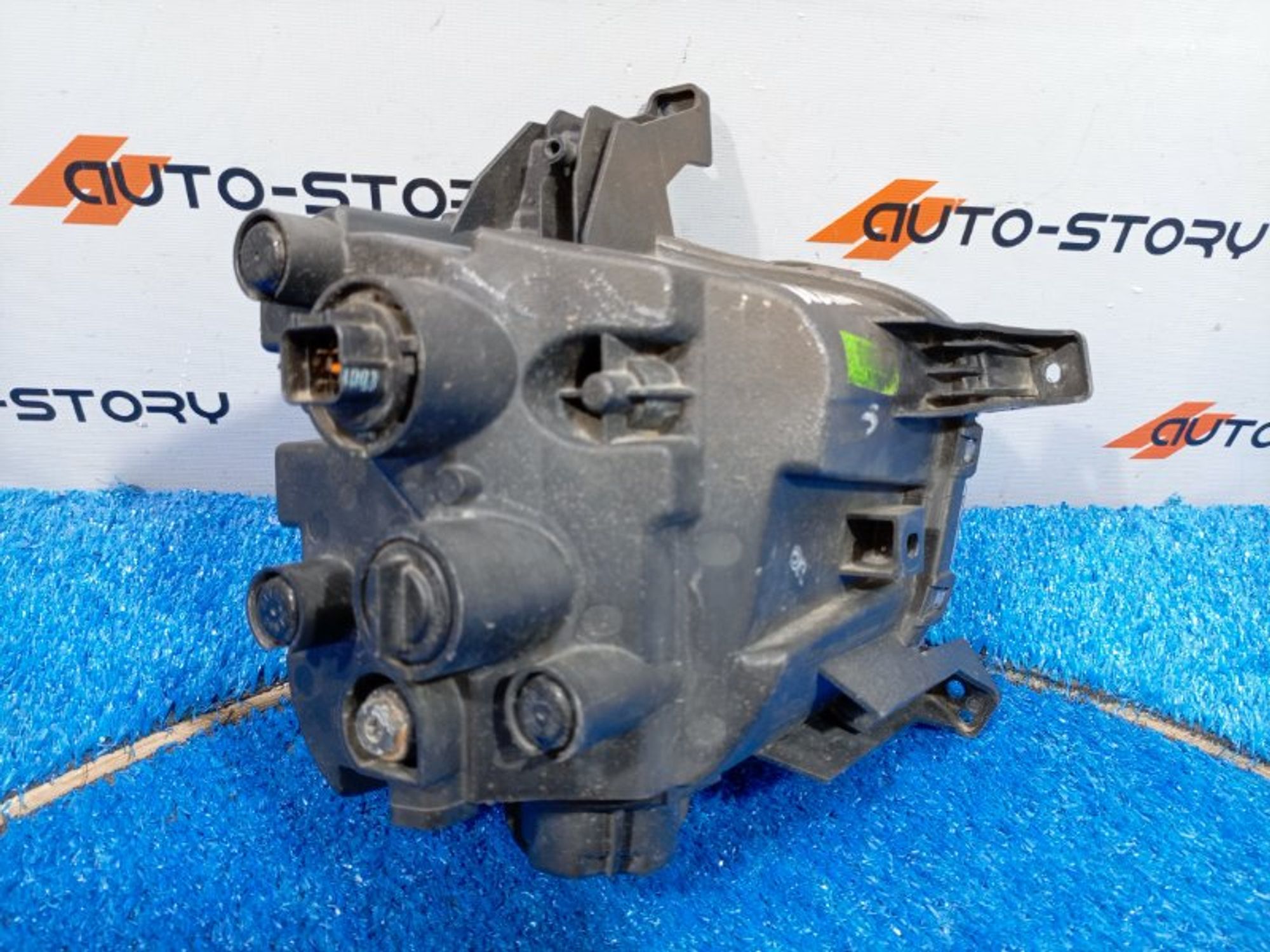 https://ycs.partsauto.market/partsauto-images/thmbs/dc0eef04b6e03176379763a38d44e994/7bd9a6d8b56cdf4aaf39140b47cc2f84/0aaafb1d9f1808433e82811a8a009bb7.jpg