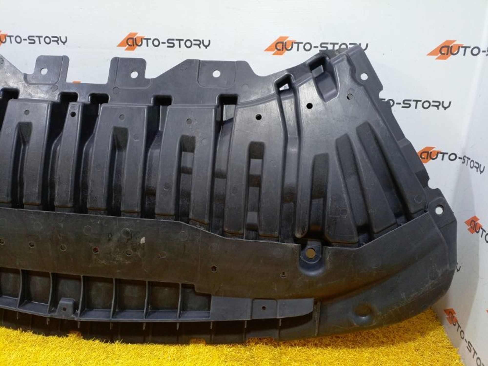 https://ycs.partsauto.market/partsauto-images/thmbs/dc0eef04b6e03176379763a38d44e994/7d111b7a1b11bb55427a9de50b625940/4db80a347173169a514a54235c8d8947.jpg