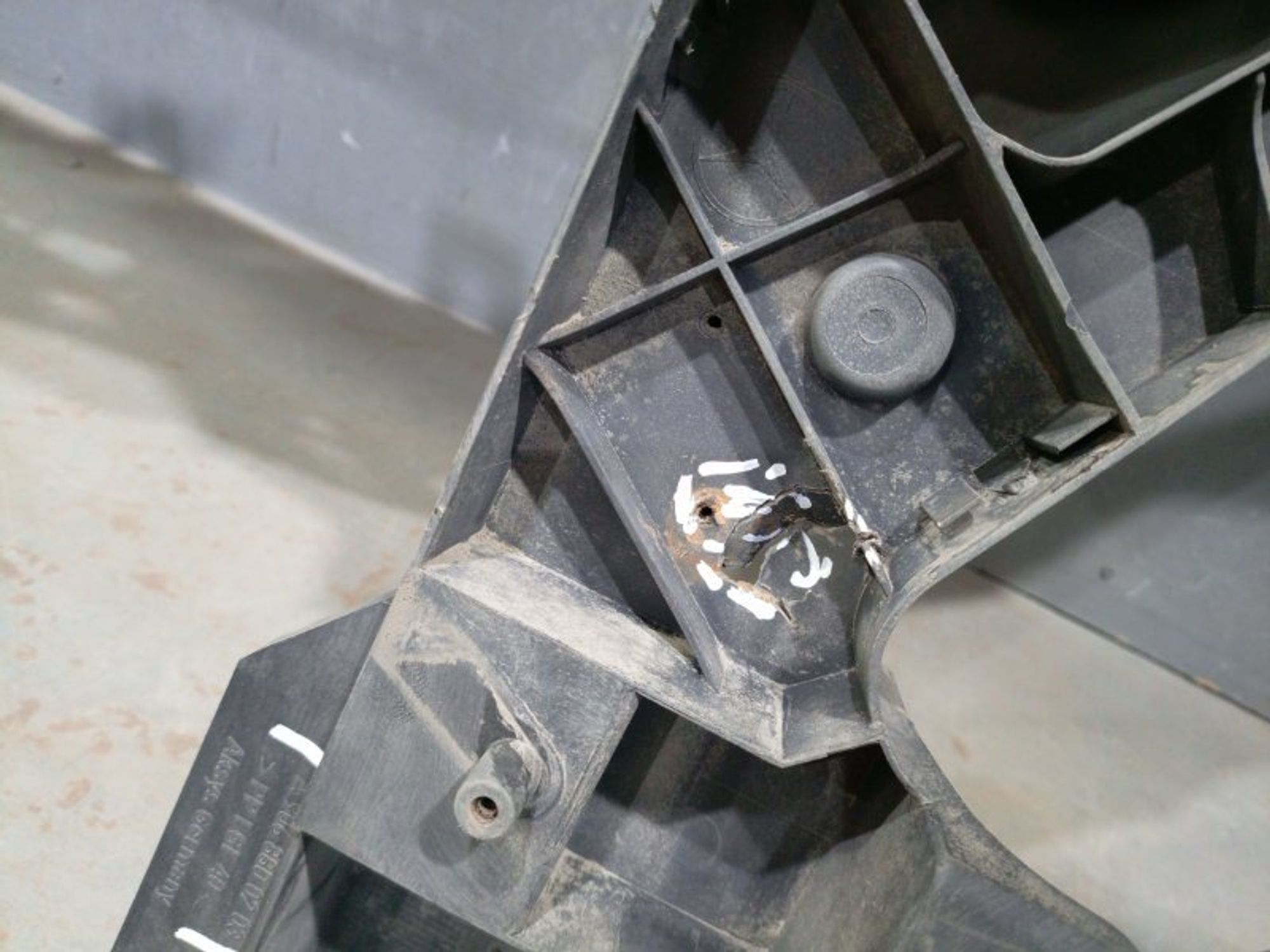 https://ycs.partsauto.market/partsauto-images/thmbs/dc0eef04b6e03176379763a38d44e994/8c77cf4bea40ab55262bb56b6ae5a066/cd3afb177c8c0715e768e1bc315280c5.jpg