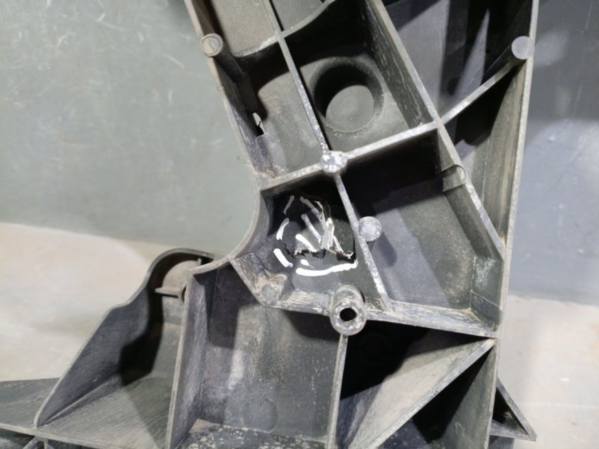 https://ycs.partsauto.market/partsauto-images/thmbs/dc0eef04b6e03176379763a38d44e994/8c77cf4bea40ab55262bb56b6ae5a066/d68087b606df4d2dea71e016c7264cd5.jpg