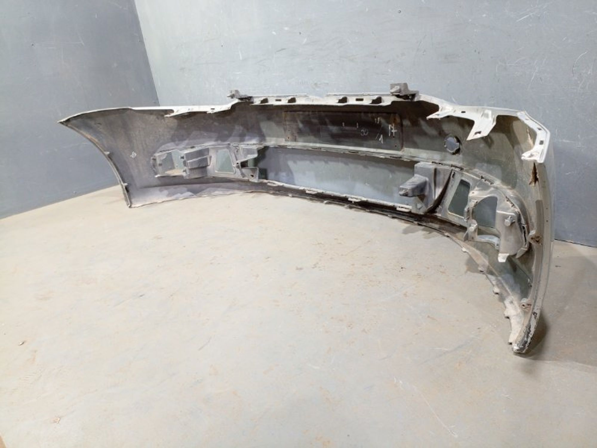 https://ycs.partsauto.market/partsauto-images/thmbs/dc0eef04b6e03176379763a38d44e994/9ffaf5cc916af5c844d5ec0c449c714e/69327ea73401fd051ef0cb98b31ae56c.jpg
