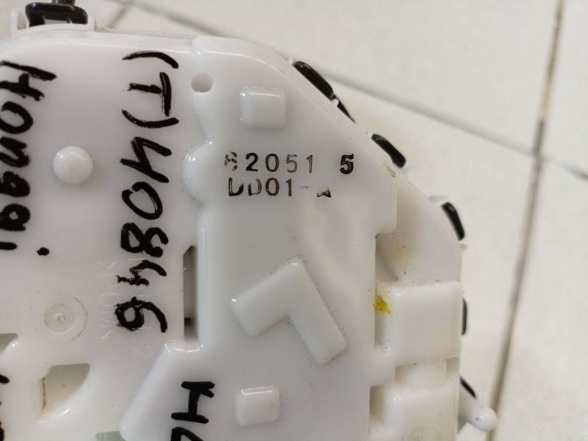 https://ycs.partsauto.market/partsauto-images/thmbs/dc0eef04b6e03176379763a38d44e994/a6d24ba3e6b14fbd3407d153aadcf8f4/16f99e18205d414ea0342579178ac84f.jpg