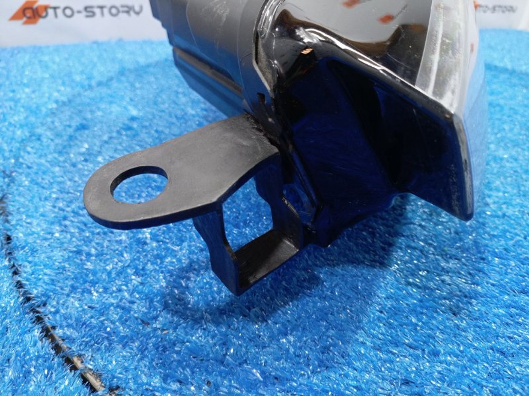 https://ycs.partsauto.market/partsauto-images/thmbs/dc0eef04b6e03176379763a38d44e994/c106a68fd4b34f6ec9949f9cc4664e68/33569cf794ef66e9137874bc196bd269.jpg