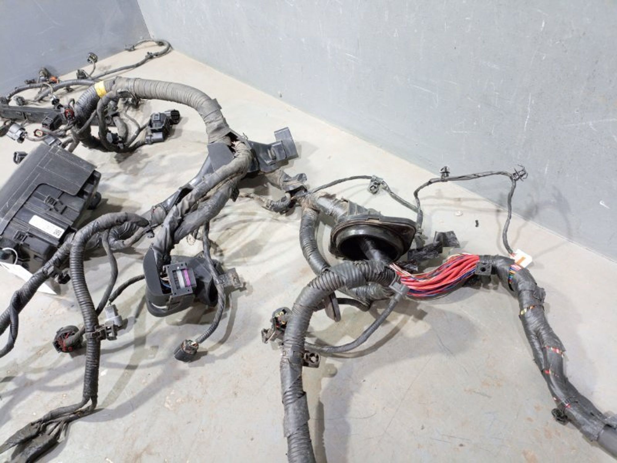 https://ycs.partsauto.market/partsauto-images/thmbs/dc0eef04b6e03176379763a38d44e994/c623d84c0d578c791c3e0910953b004d/f446f2e07bbc19bfbe0b862893fffcff.jpg