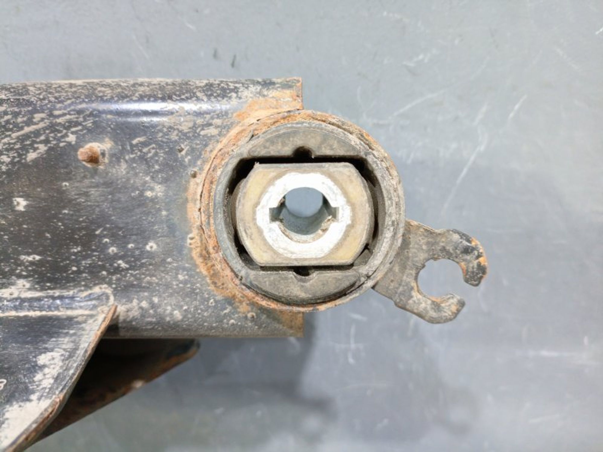 https://ycs.partsauto.market/partsauto-images/thmbs/dc0eef04b6e03176379763a38d44e994/c7709a8b29363a510ea4ae36f2adfbdc/f7e12007ba21f452b50e5c45b241920e.jpg