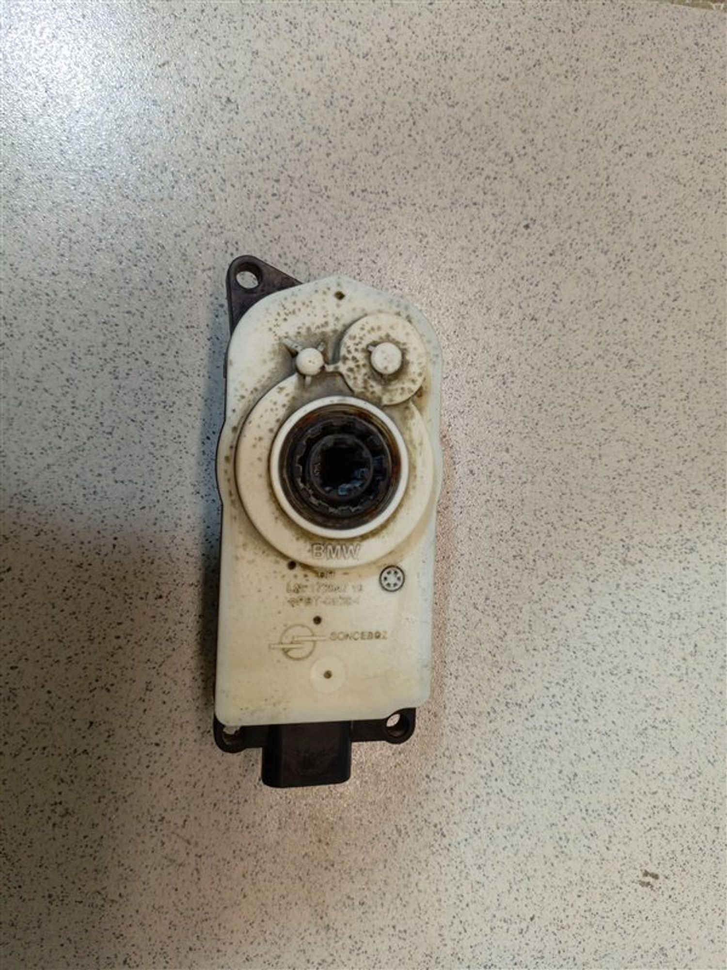 https://ycs.partsauto.market/partsauto-images/thmbs/dc0eef04b6e03176379763a38d44e994/d9d830e8f17a32da6bdcb5b6303ef886/83a64360393680dd0e1bbe69233bbb4b.jpg