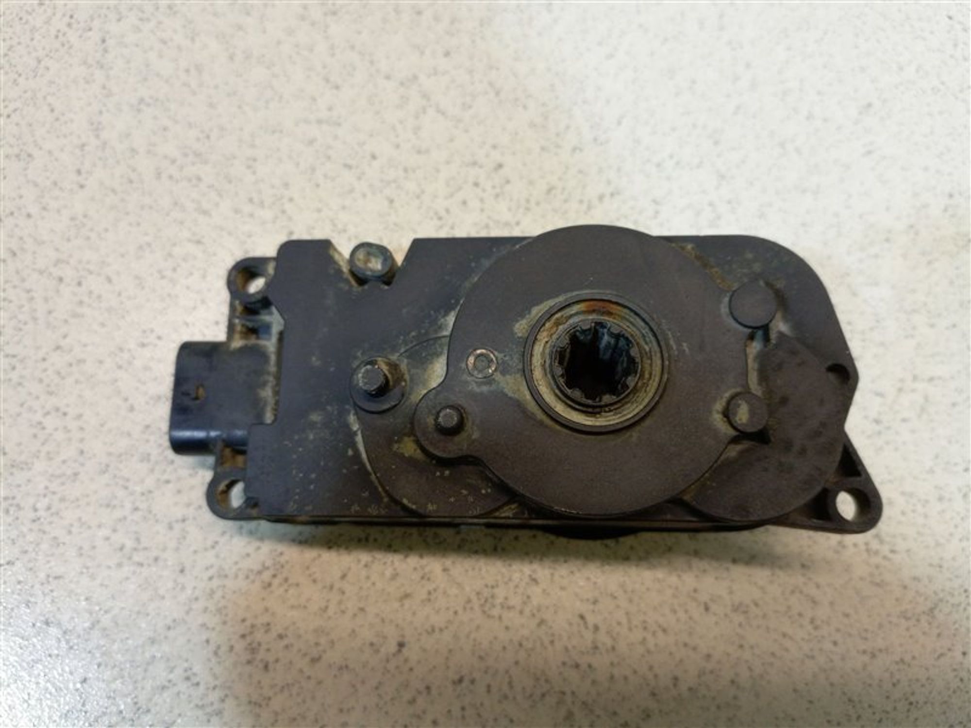 https://ycs.partsauto.market/partsauto-images/thmbs/dc0eef04b6e03176379763a38d44e994/d9d830e8f17a32da6bdcb5b6303ef886/c23da595de0abc9030accd8ec719f8a8.jpg