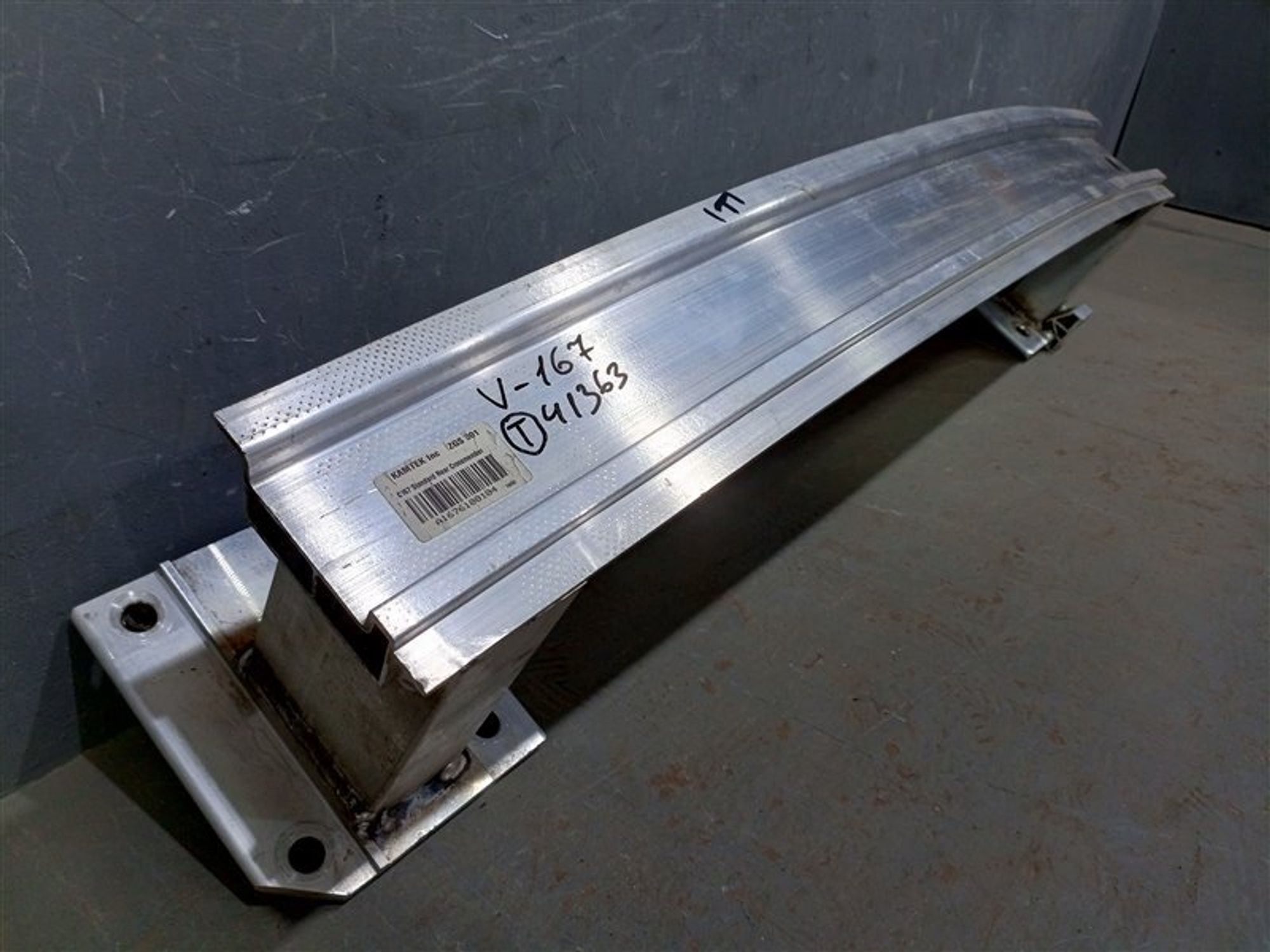 https://ycs.partsauto.market/partsauto-images/thmbs/dc0eef04b6e03176379763a38d44e994/dcd42ba8a2f3145fc1568370bc798ea0/2f585a56384ada6769043d99b8ce409f.jpg