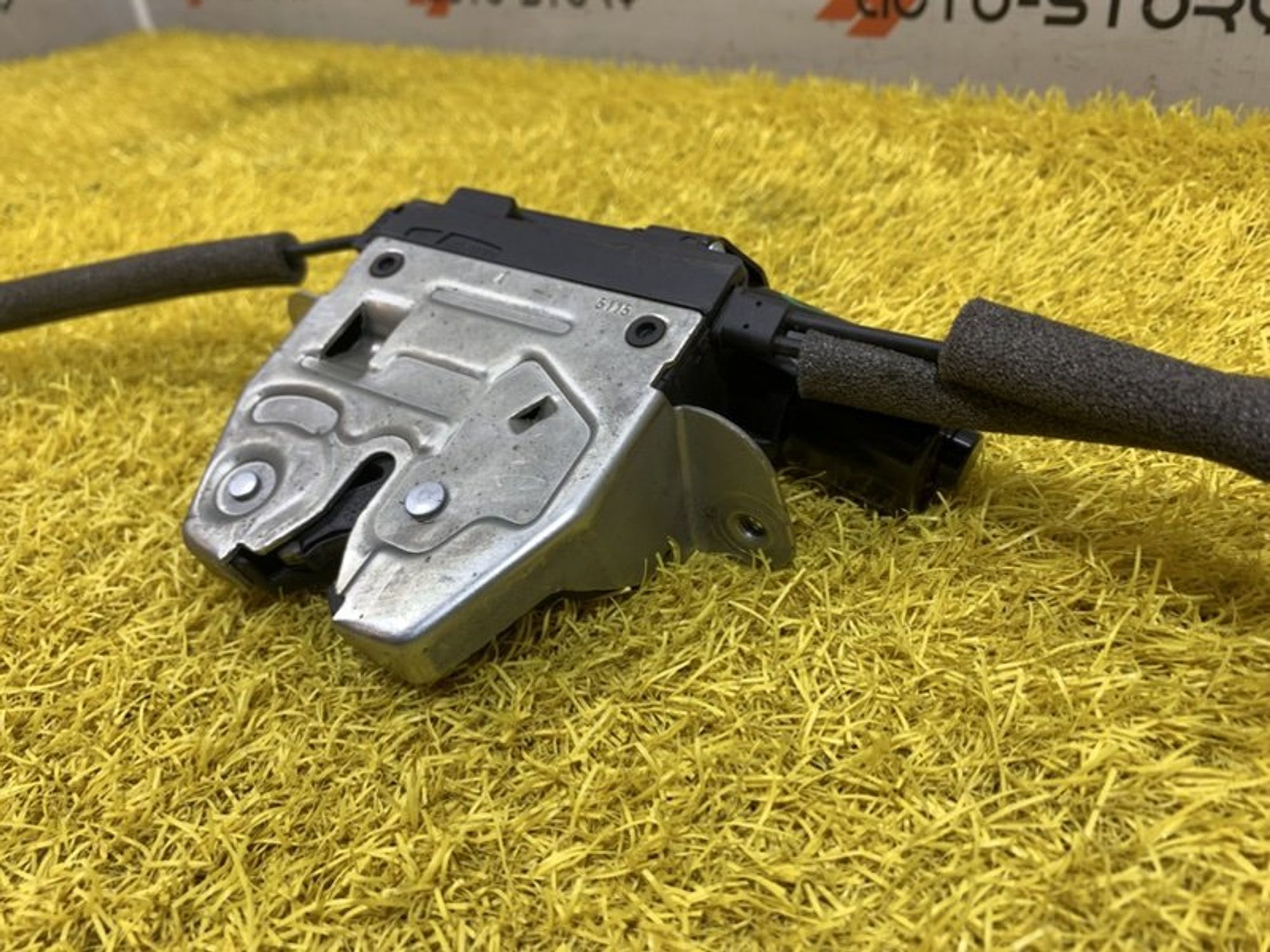 https://ycs.partsauto.market/partsauto-images/thmbs/dc0eef04b6e03176379763a38d44e994/e3e00de66f0ed182f5d143abb5f0ce23/6bd0db503f29e3e4cf4ee016480f926e.jpg